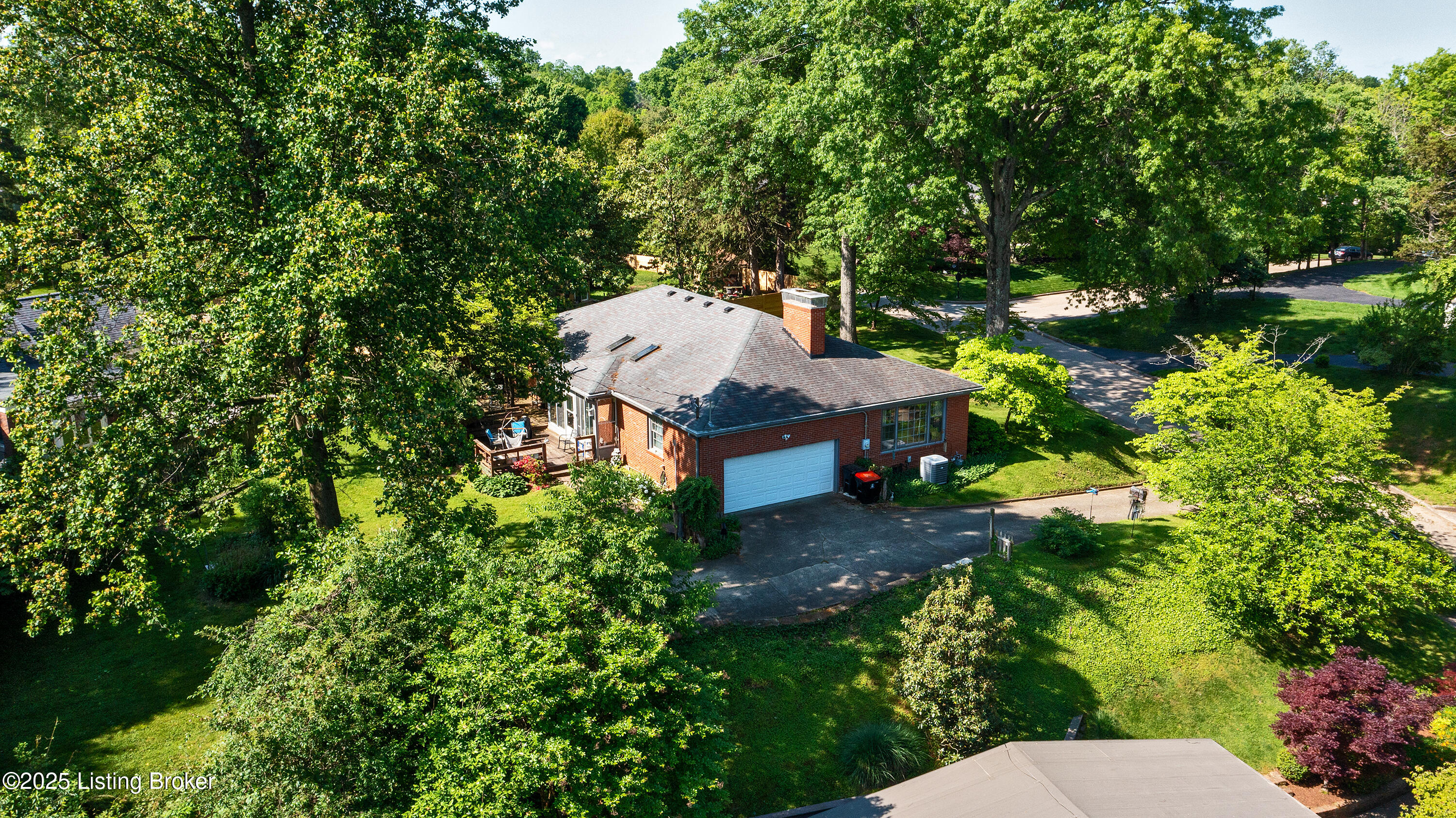 2349 Ingleside Dr