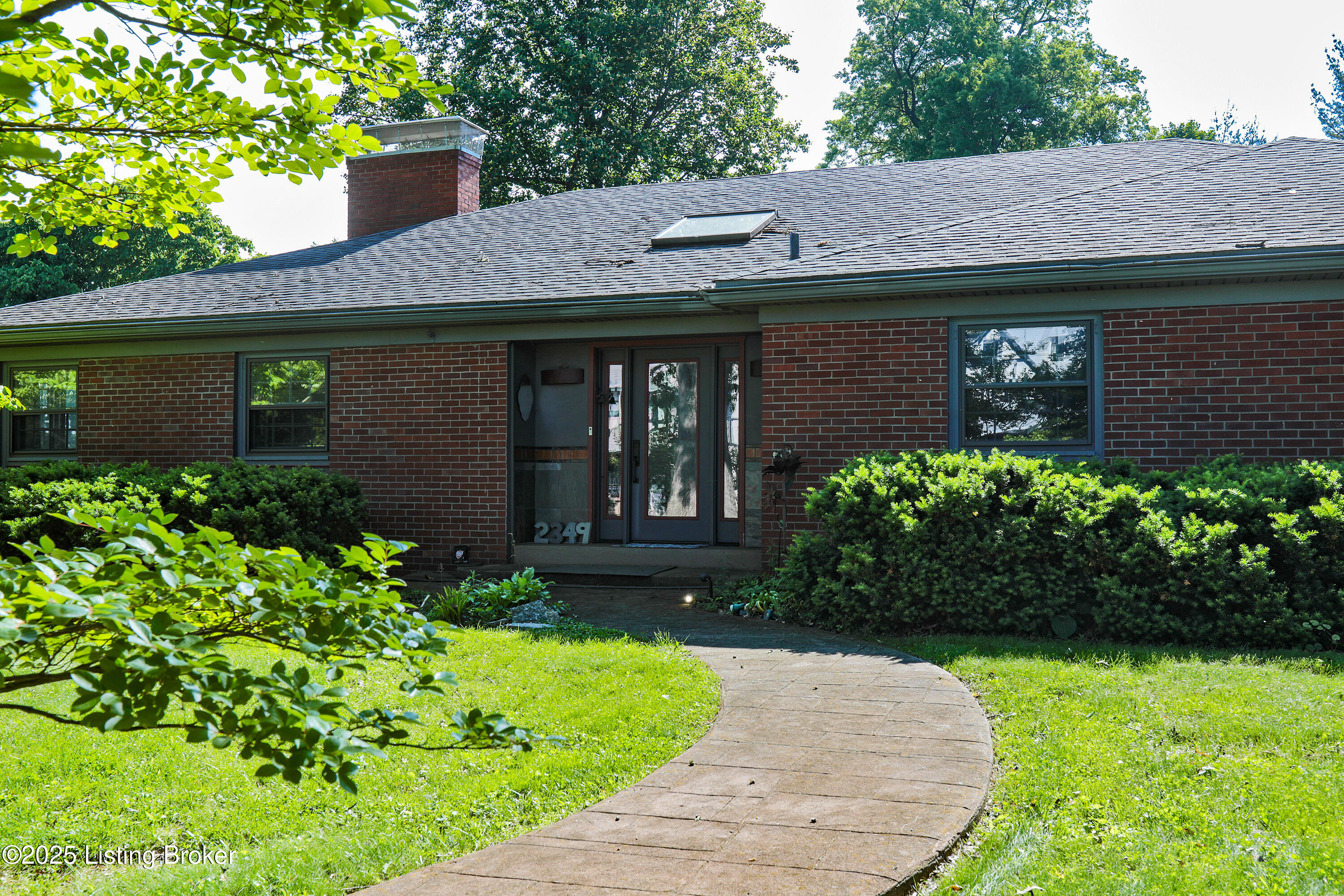 2349 Ingleside Dr