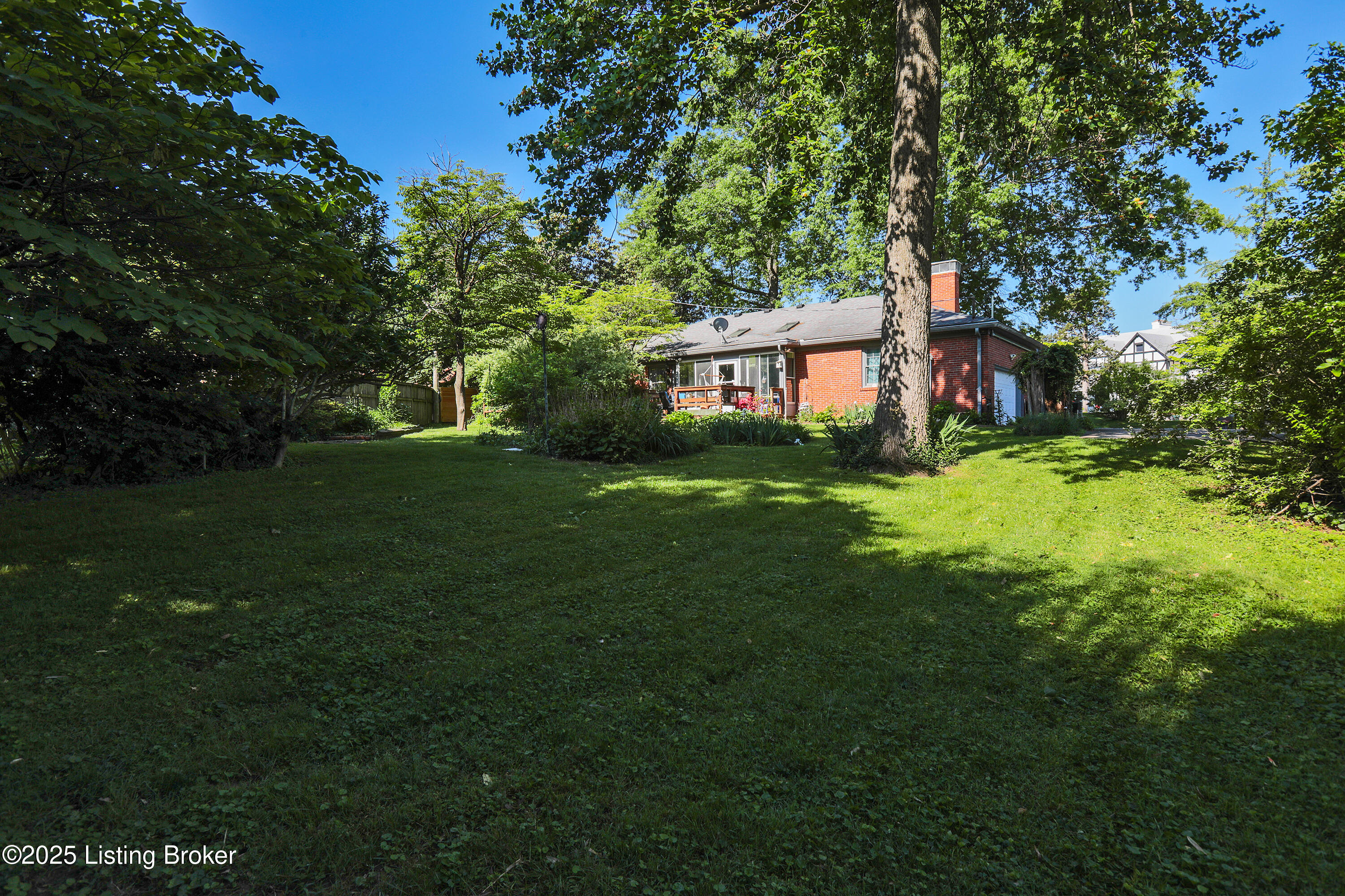 2349 Ingleside Dr