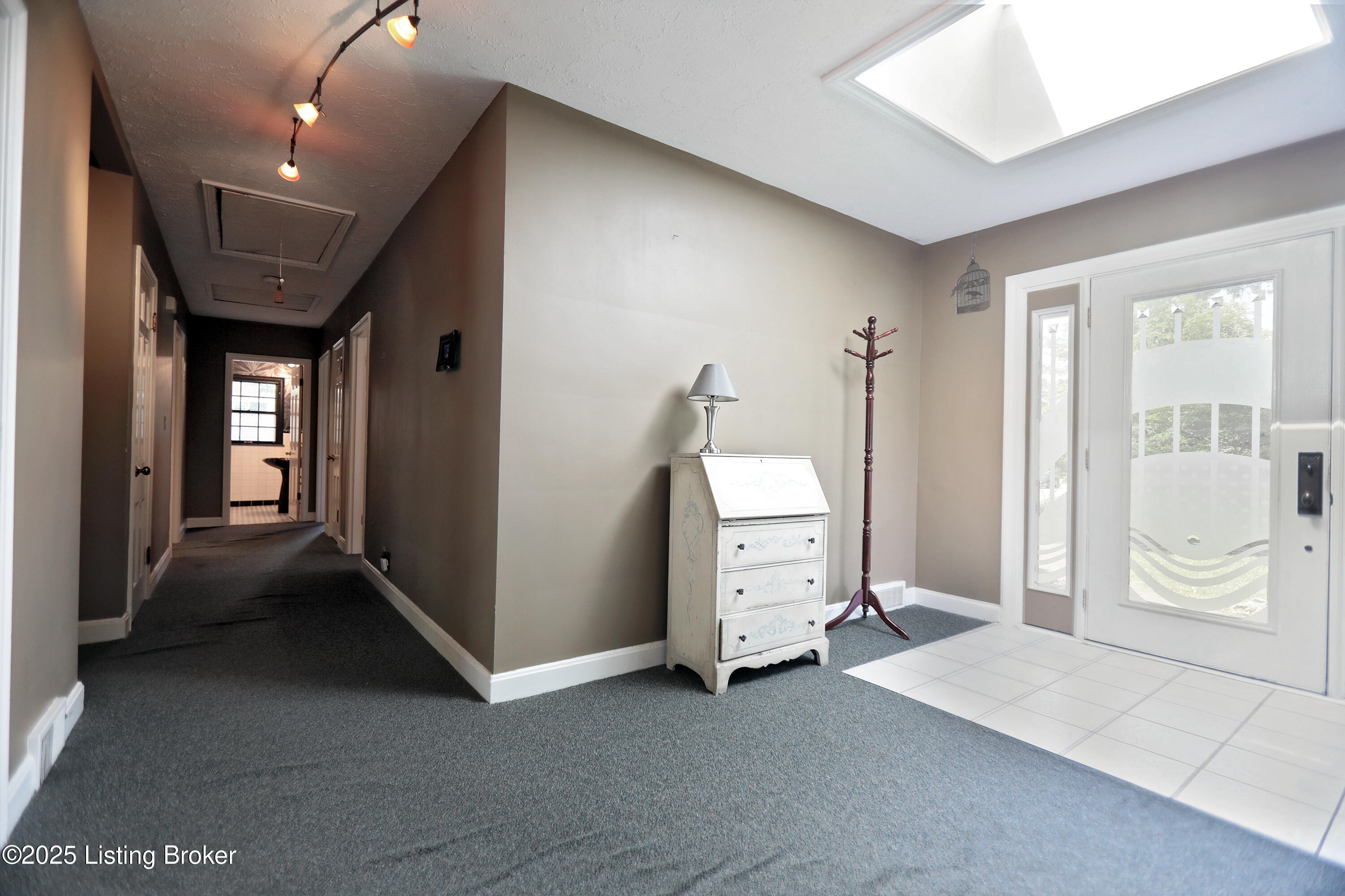 2349 Ingleside Dr
