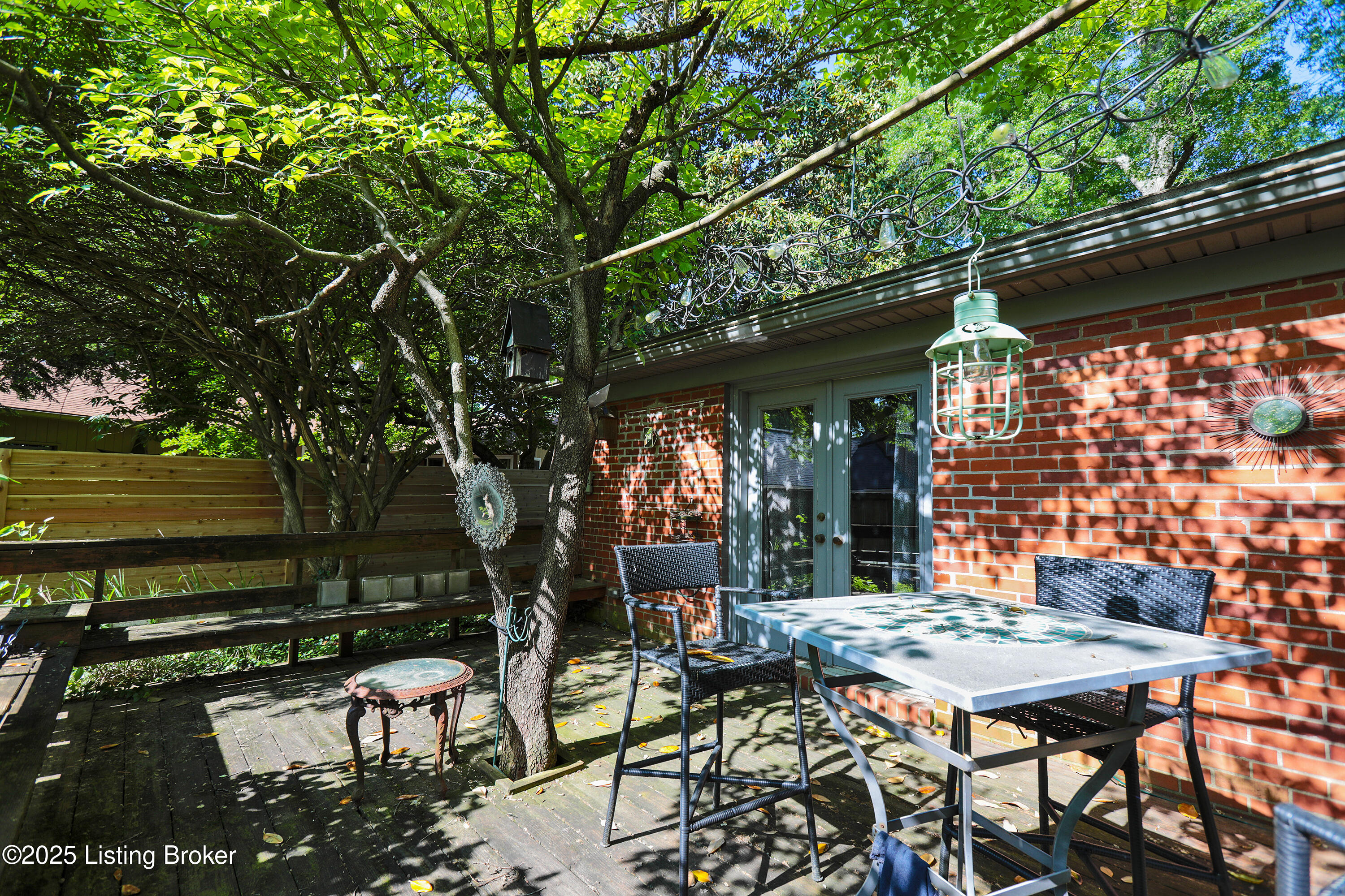 2349 Ingleside Dr