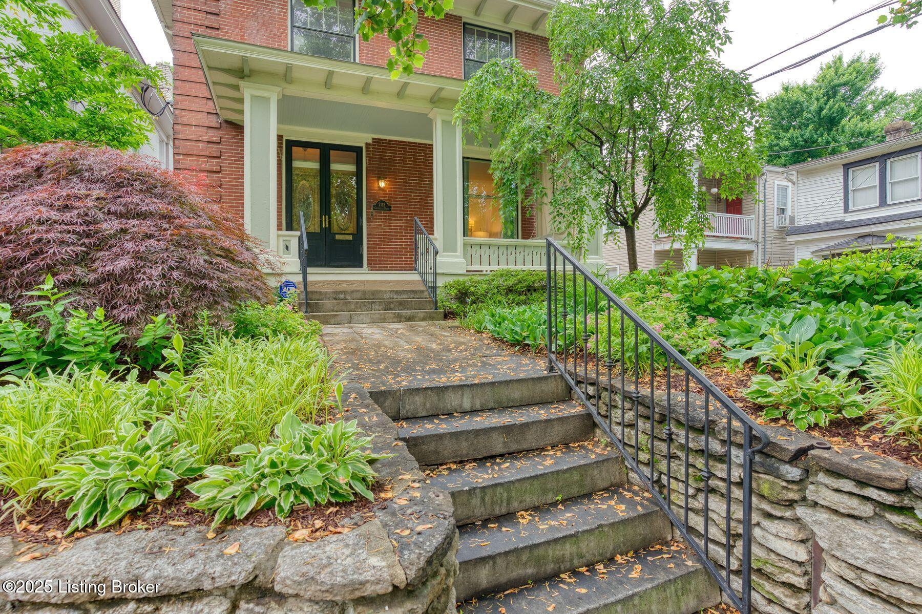 2113 Grinstead Dr