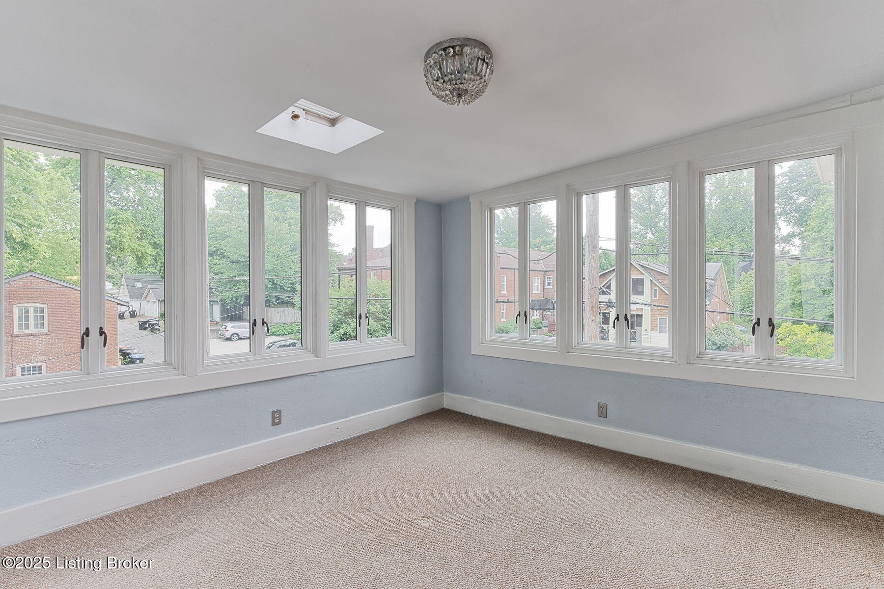 2113 Grinstead Dr