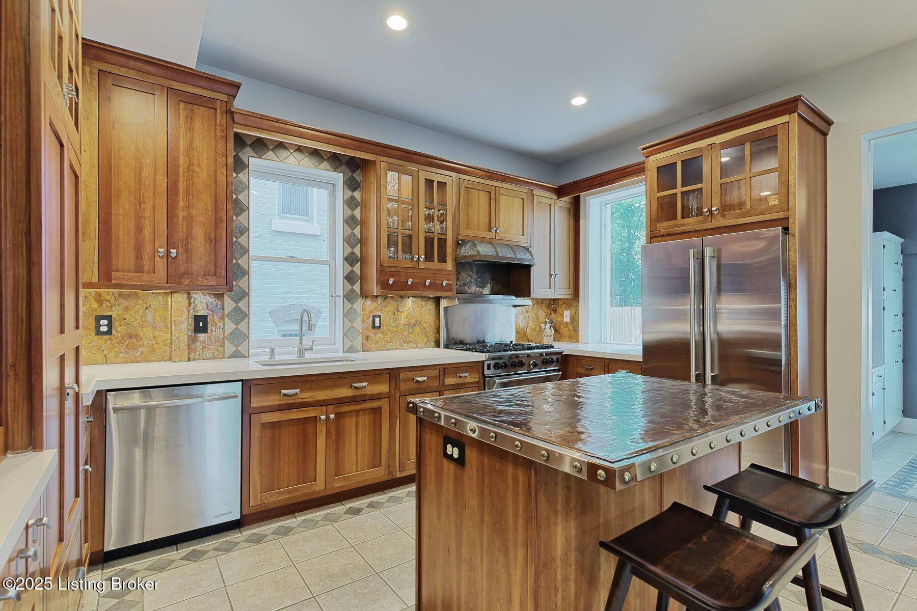 2113 Grinstead Dr
