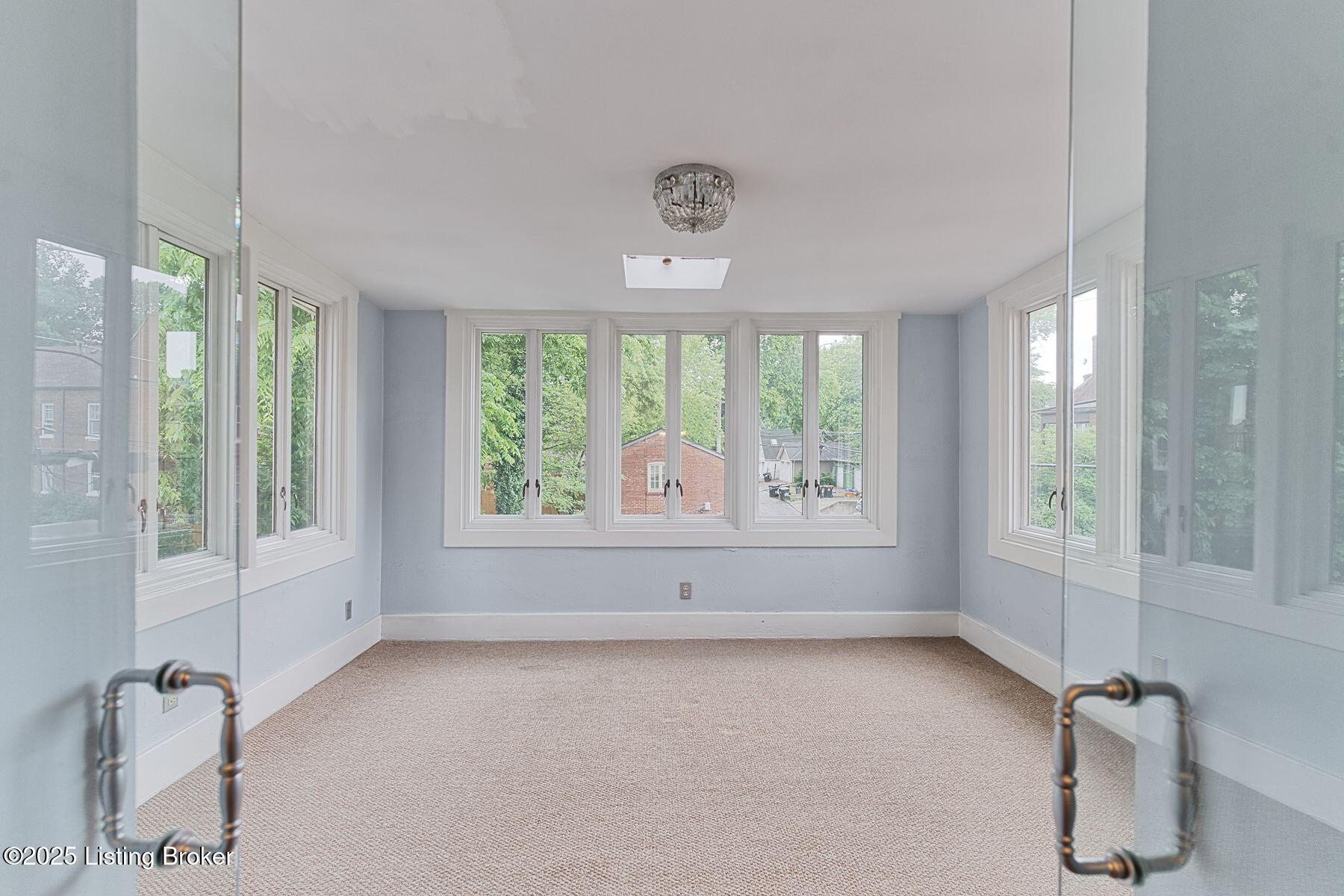 2113 Grinstead Dr