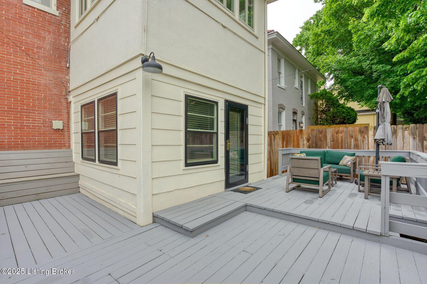 2113 Grinstead Dr