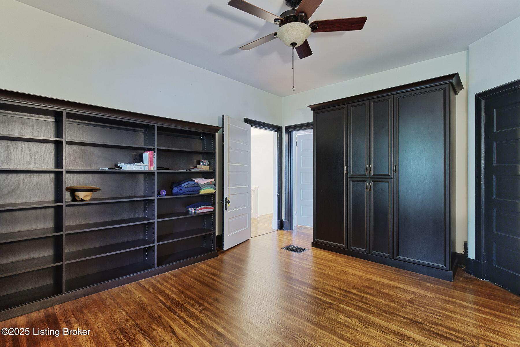 2113 Grinstead Dr