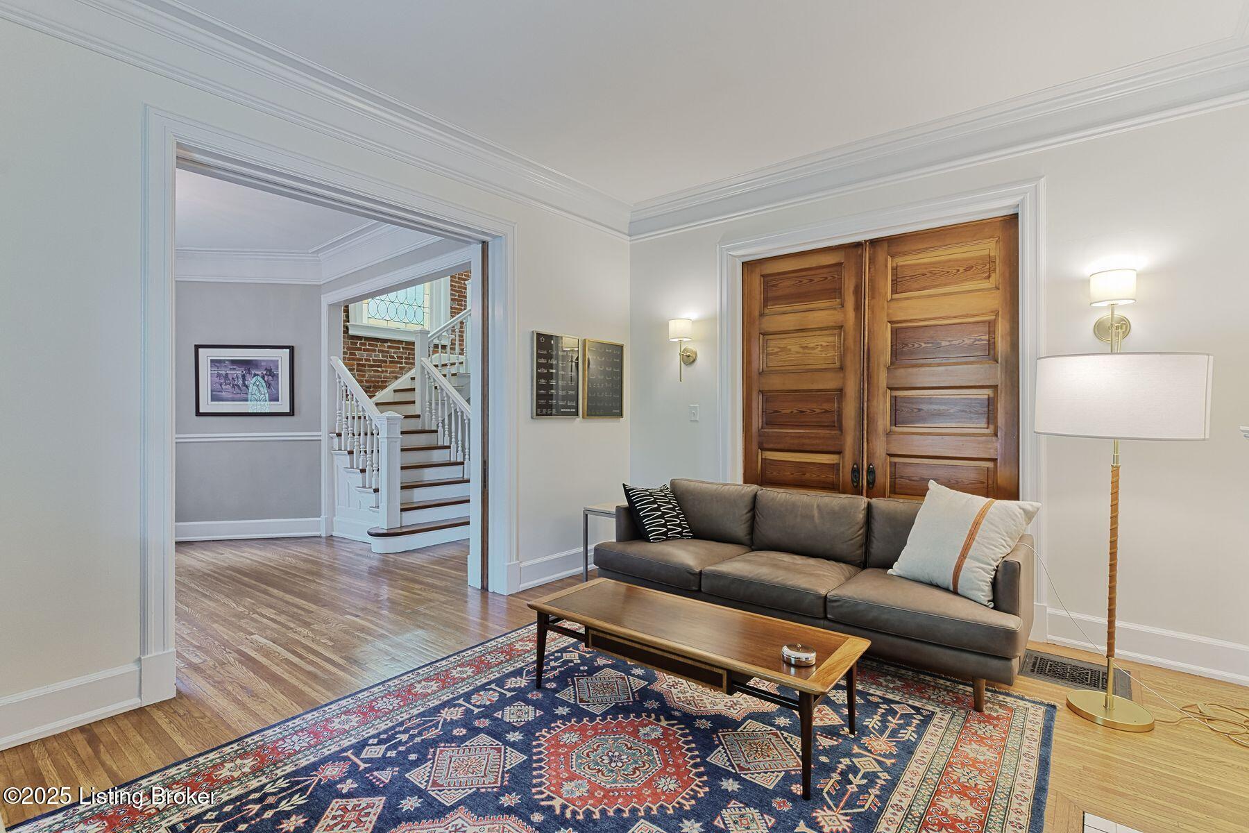 2113 Grinstead Dr