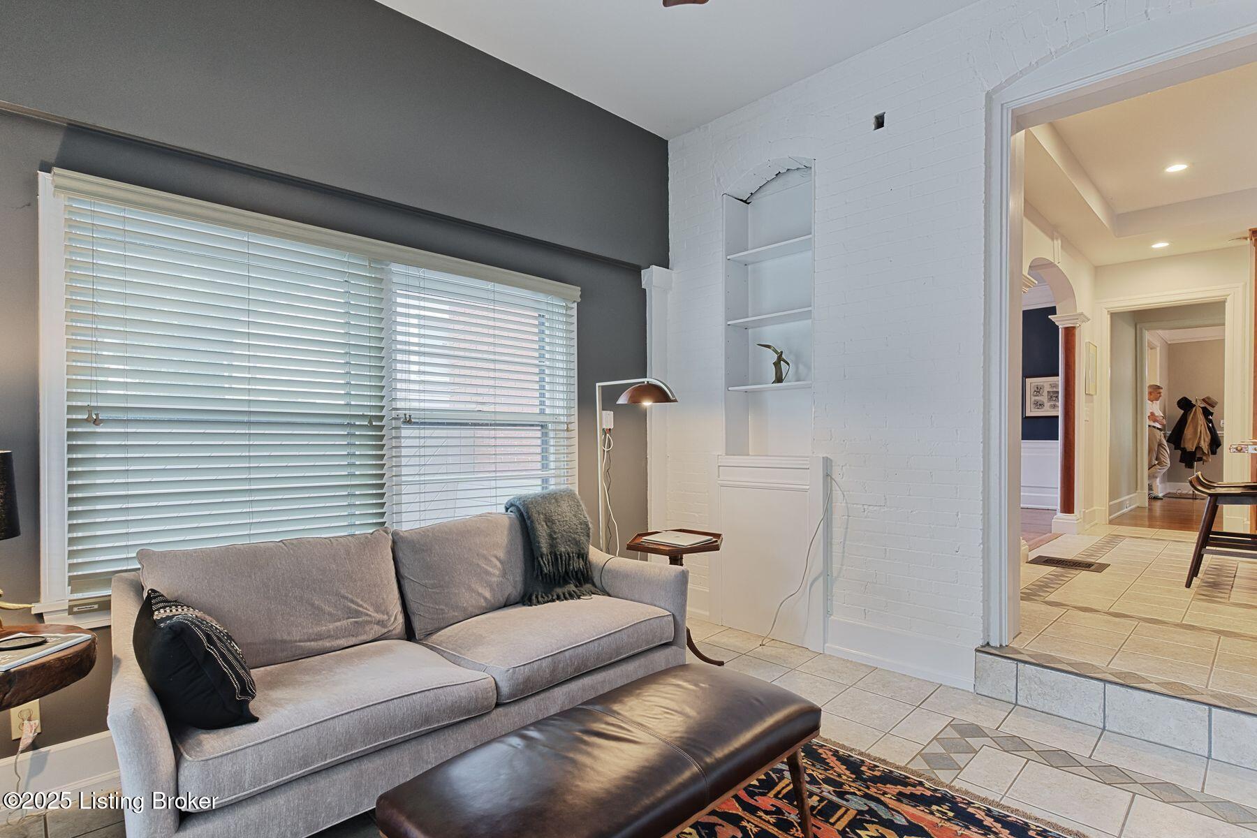 2113 Grinstead Dr