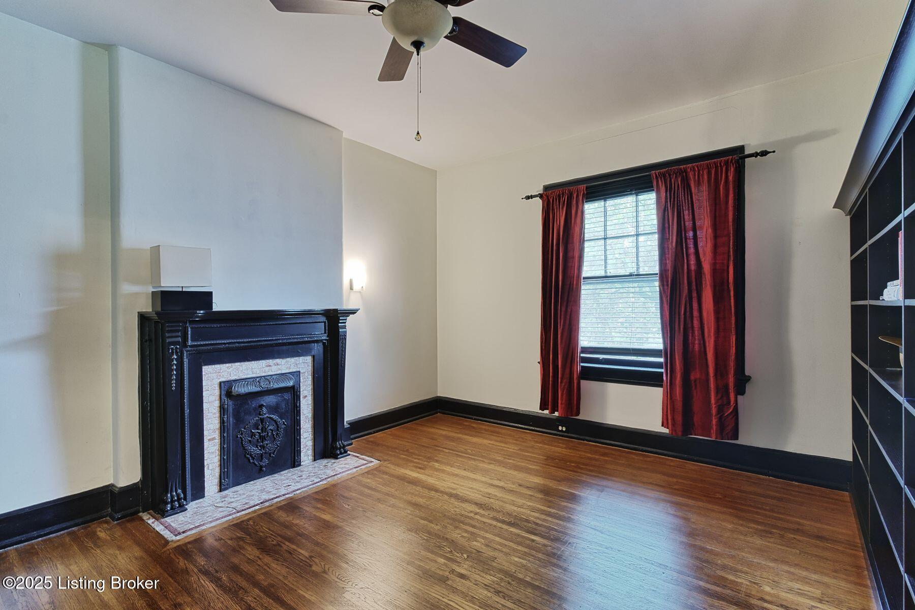 2113 Grinstead Dr