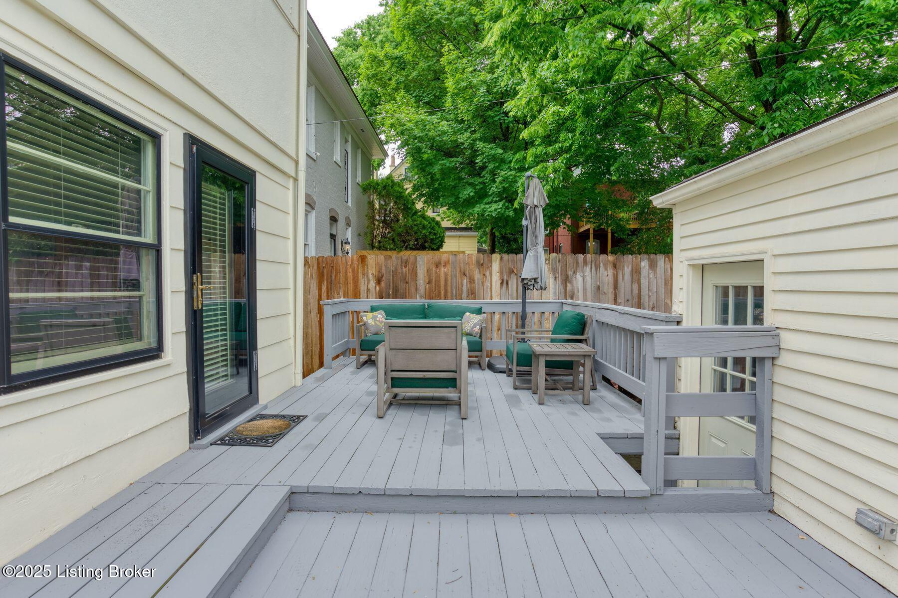 2113 Grinstead Dr