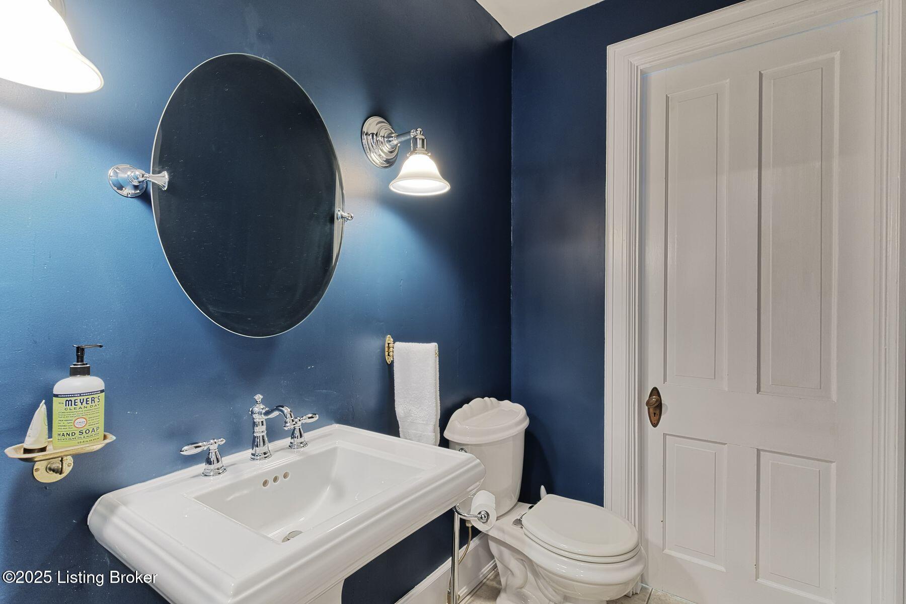 2113 Grinstead Dr