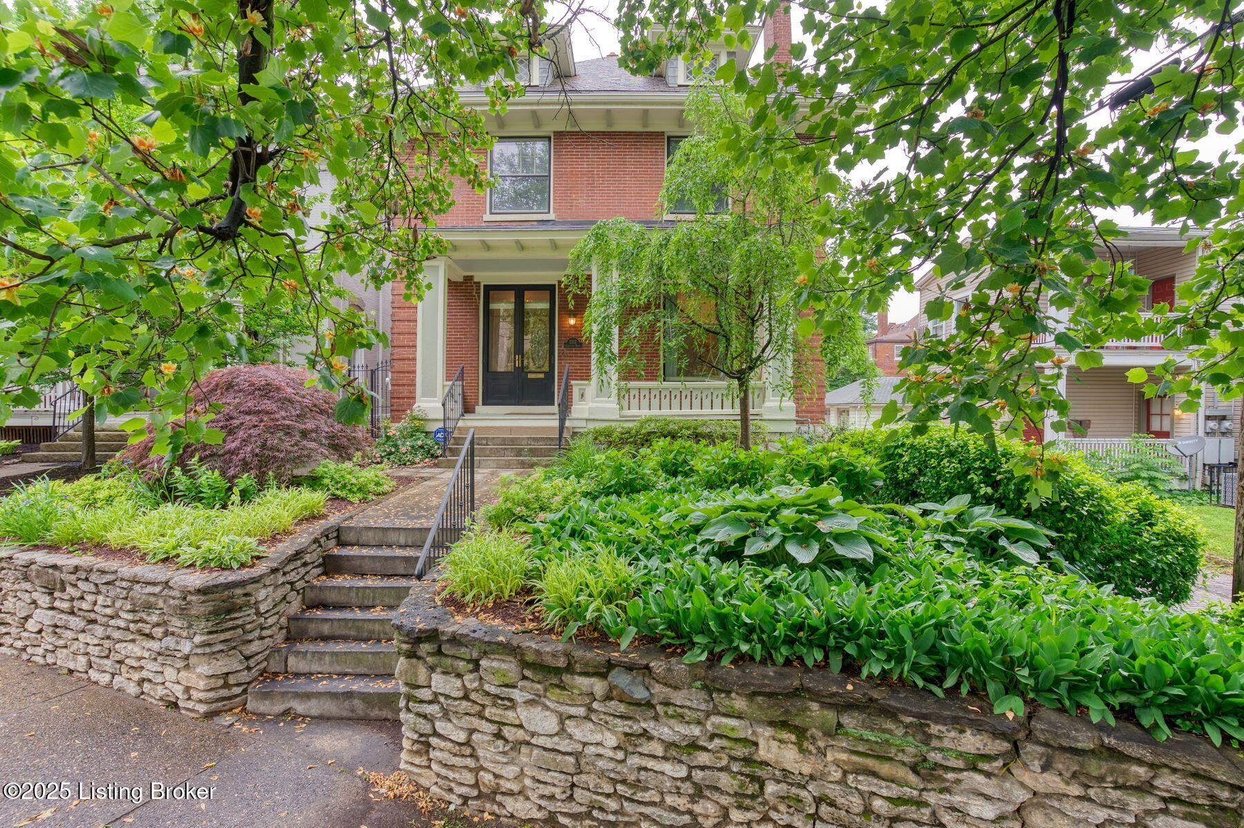 2113 Grinstead Dr