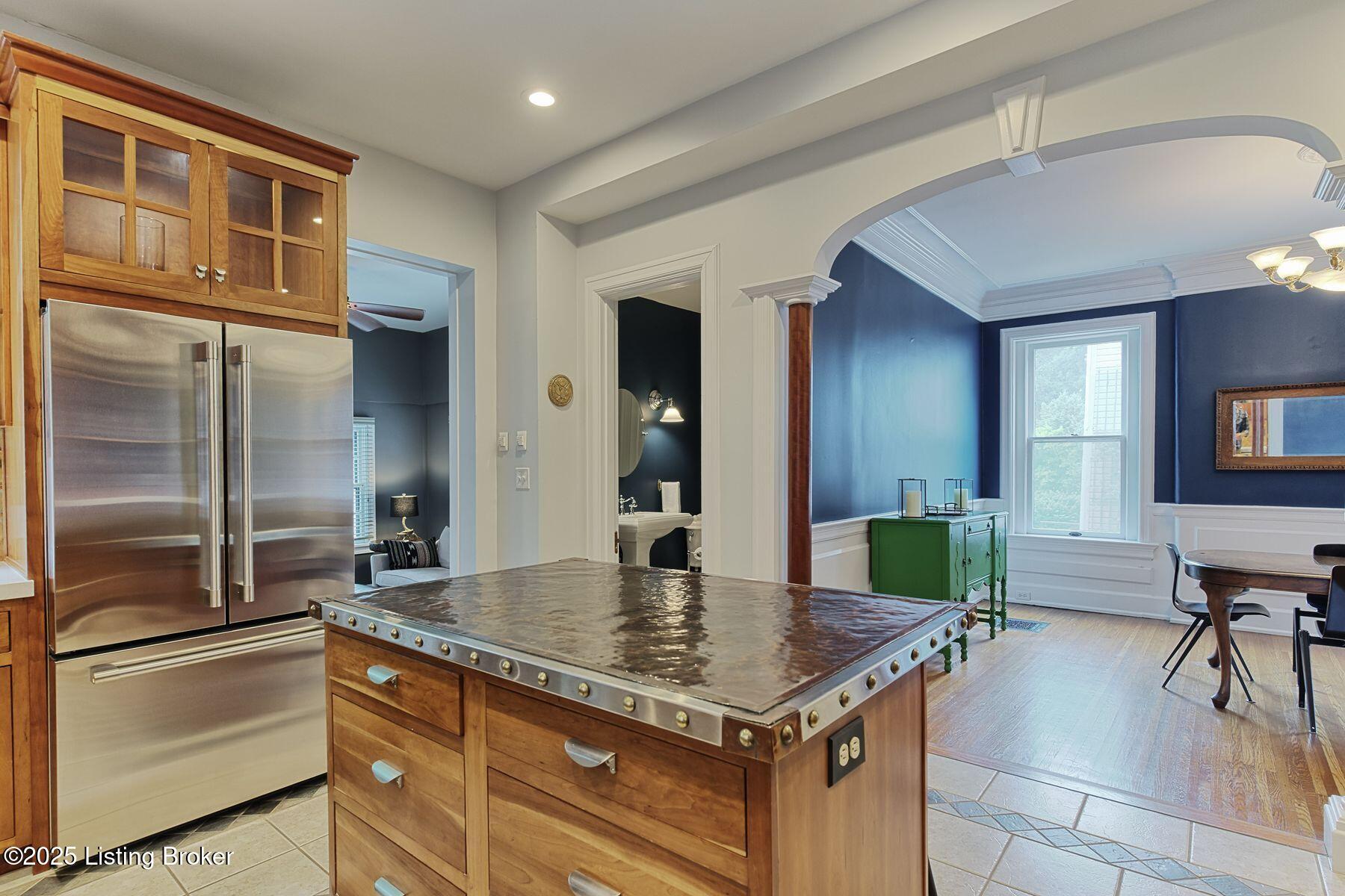 2113 Grinstead Dr