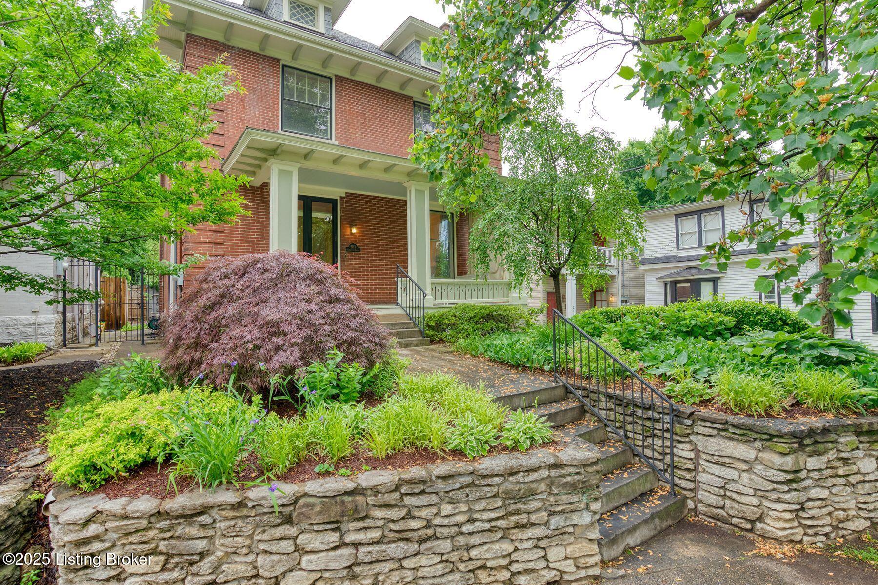 2113 Grinstead Dr