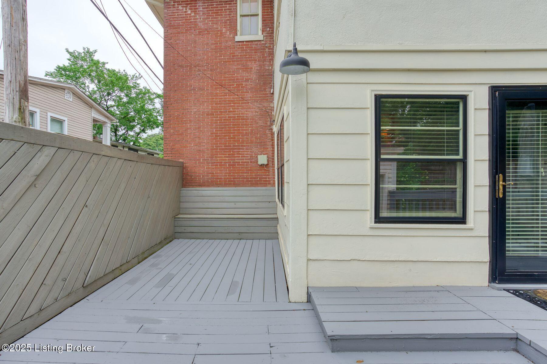 2113 Grinstead Dr
