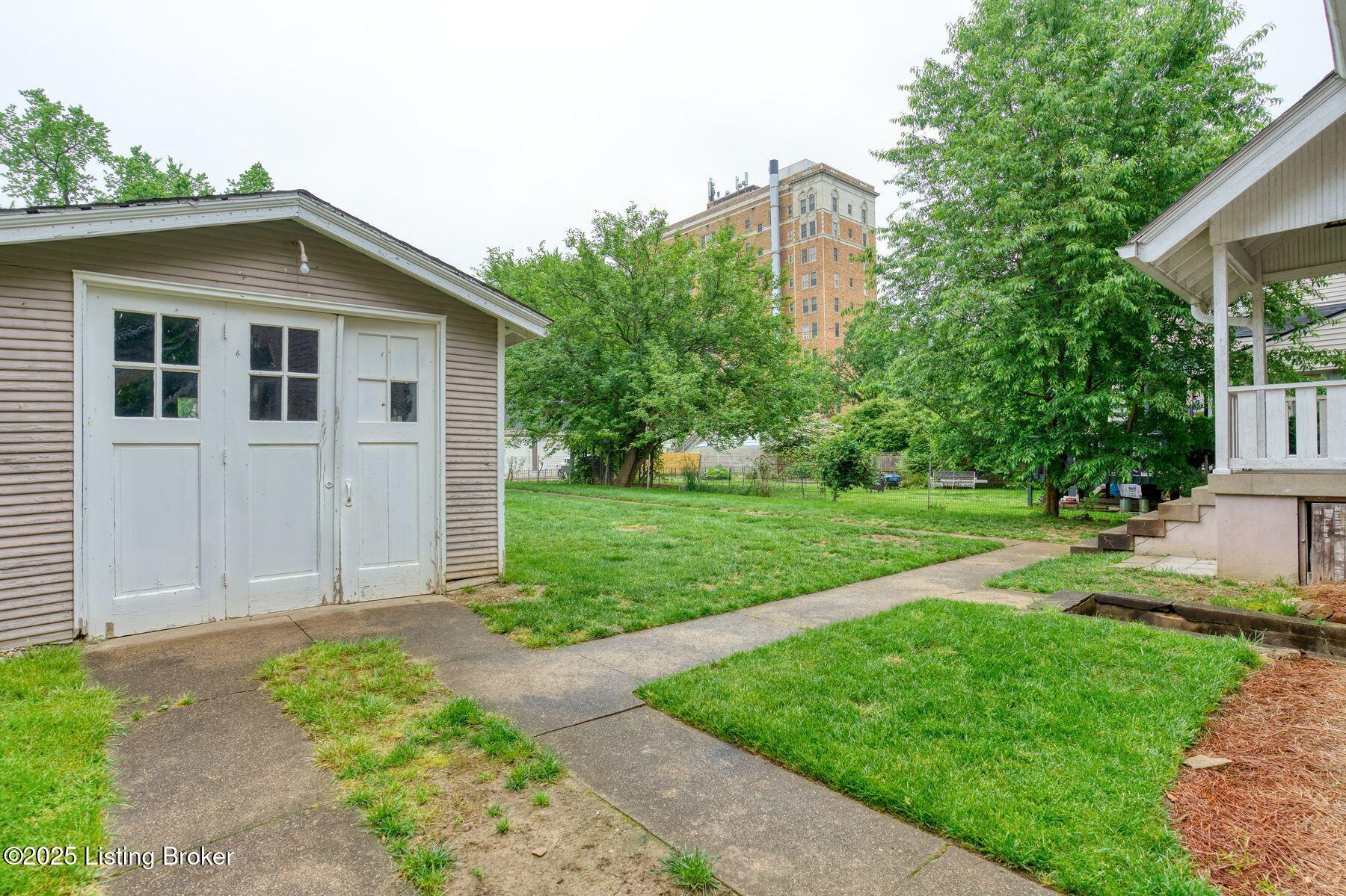 2123 Murray Ave