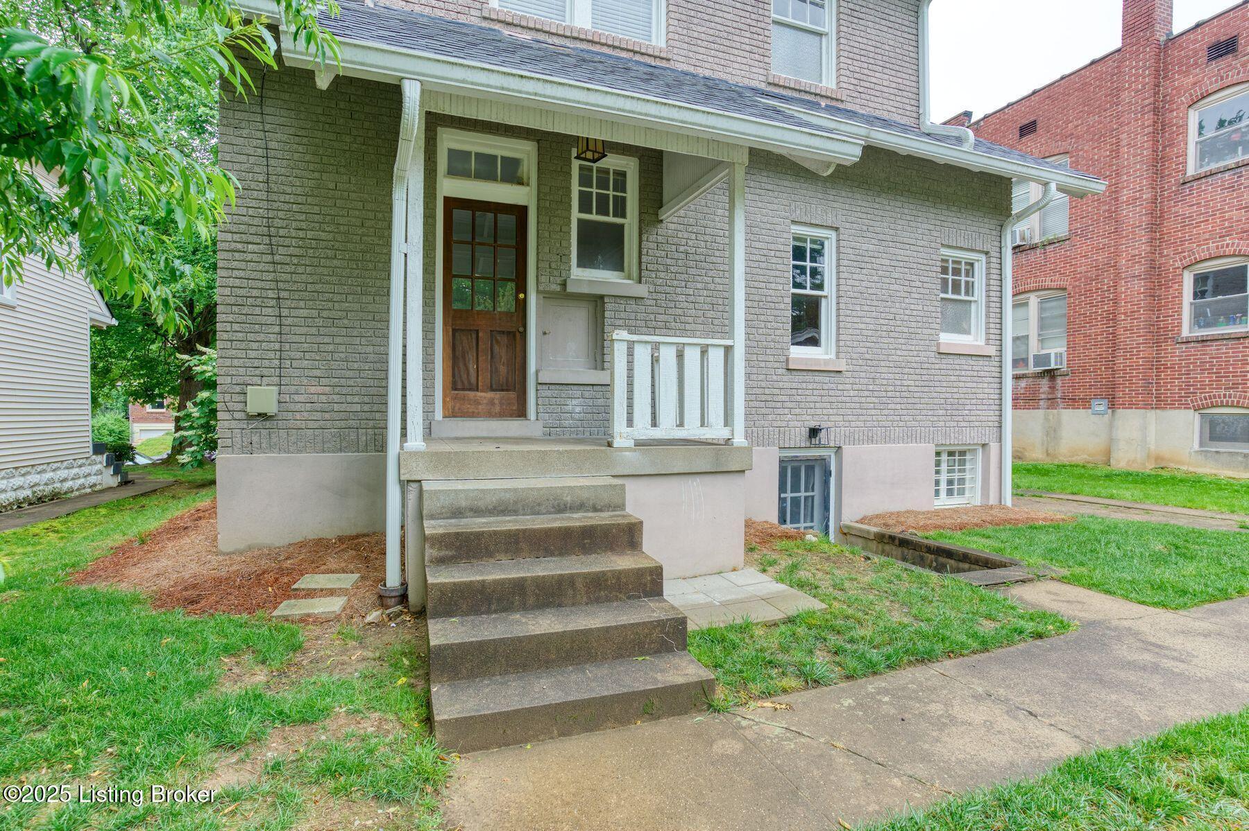 2123 Murray Ave