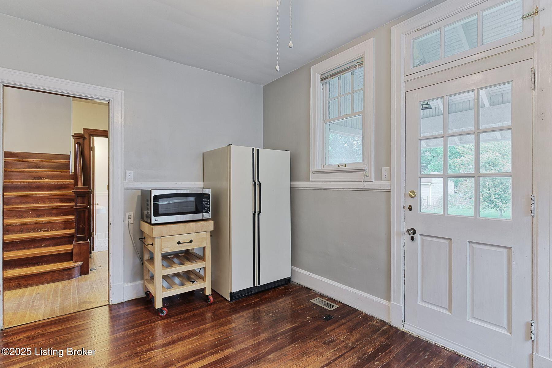 2123 Murray Ave