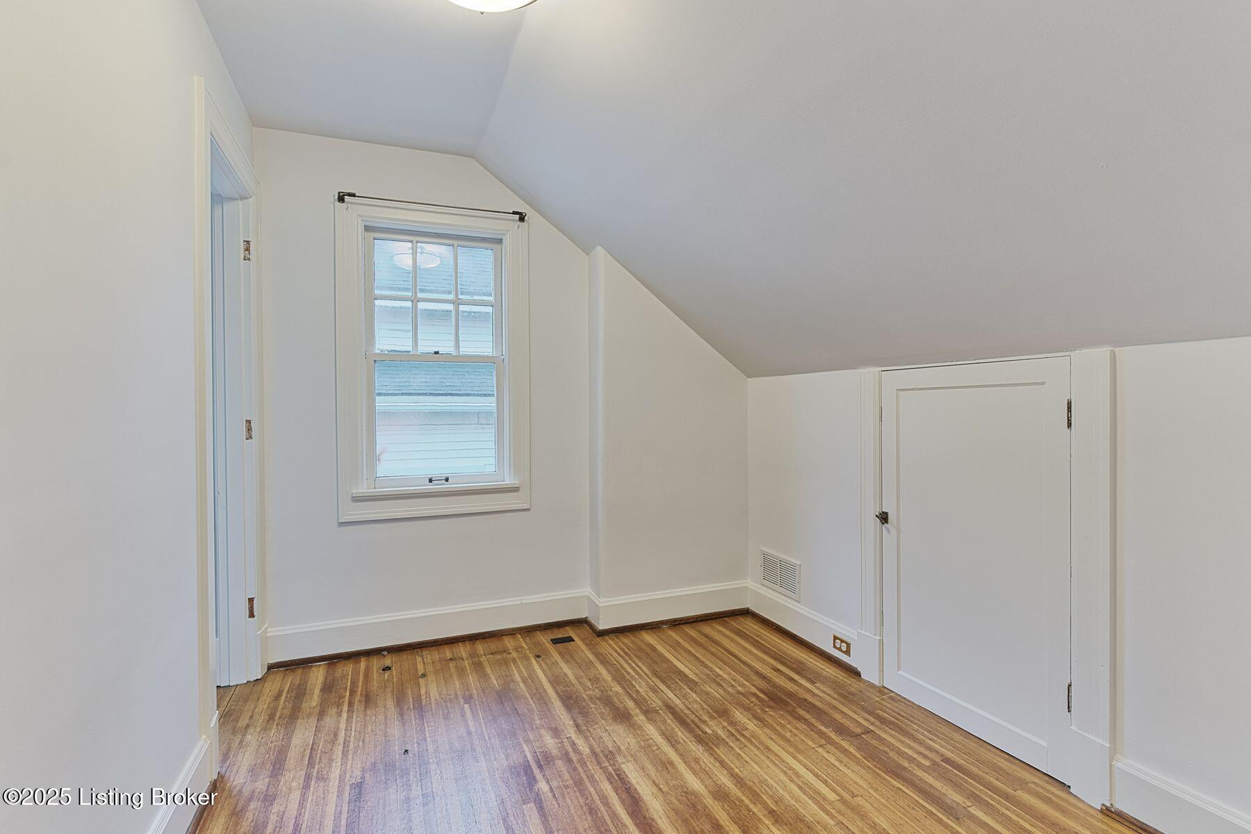 2123 Murray Ave