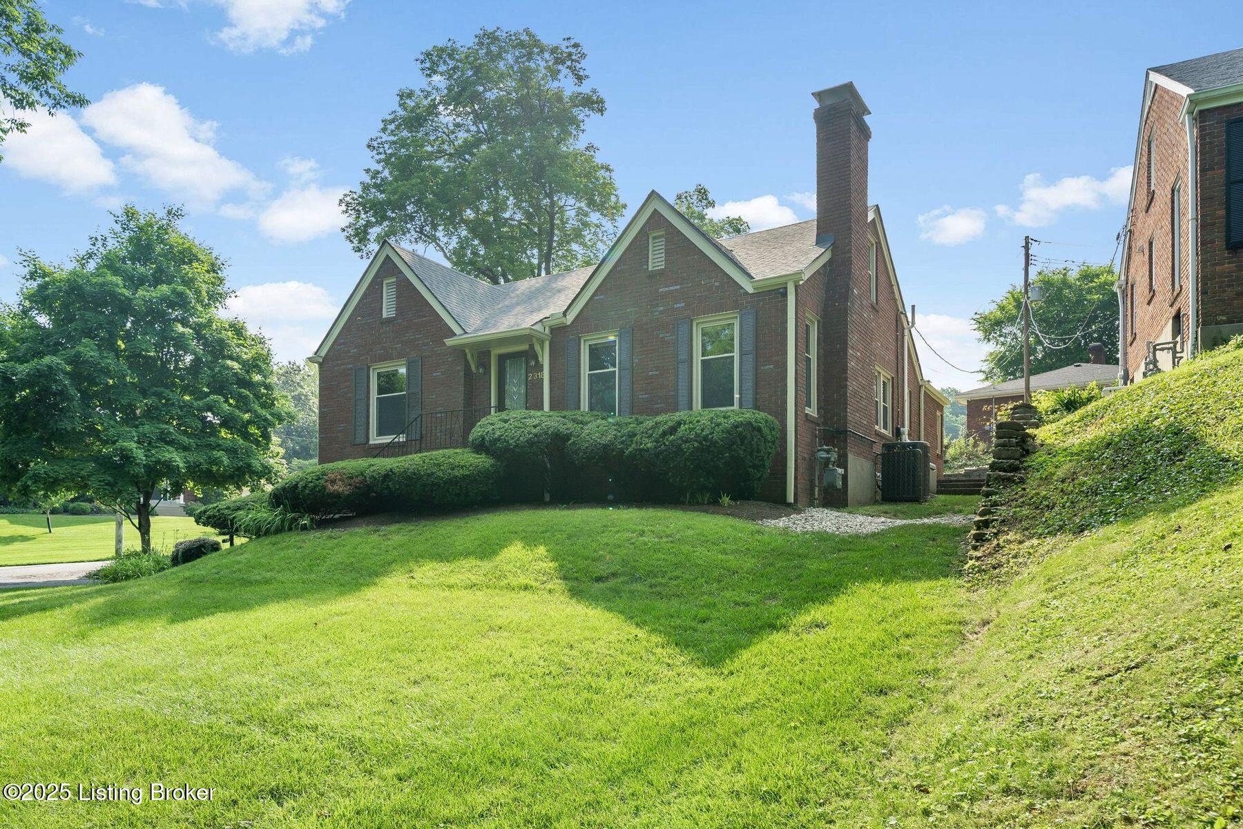 2318 Douglass Blvd