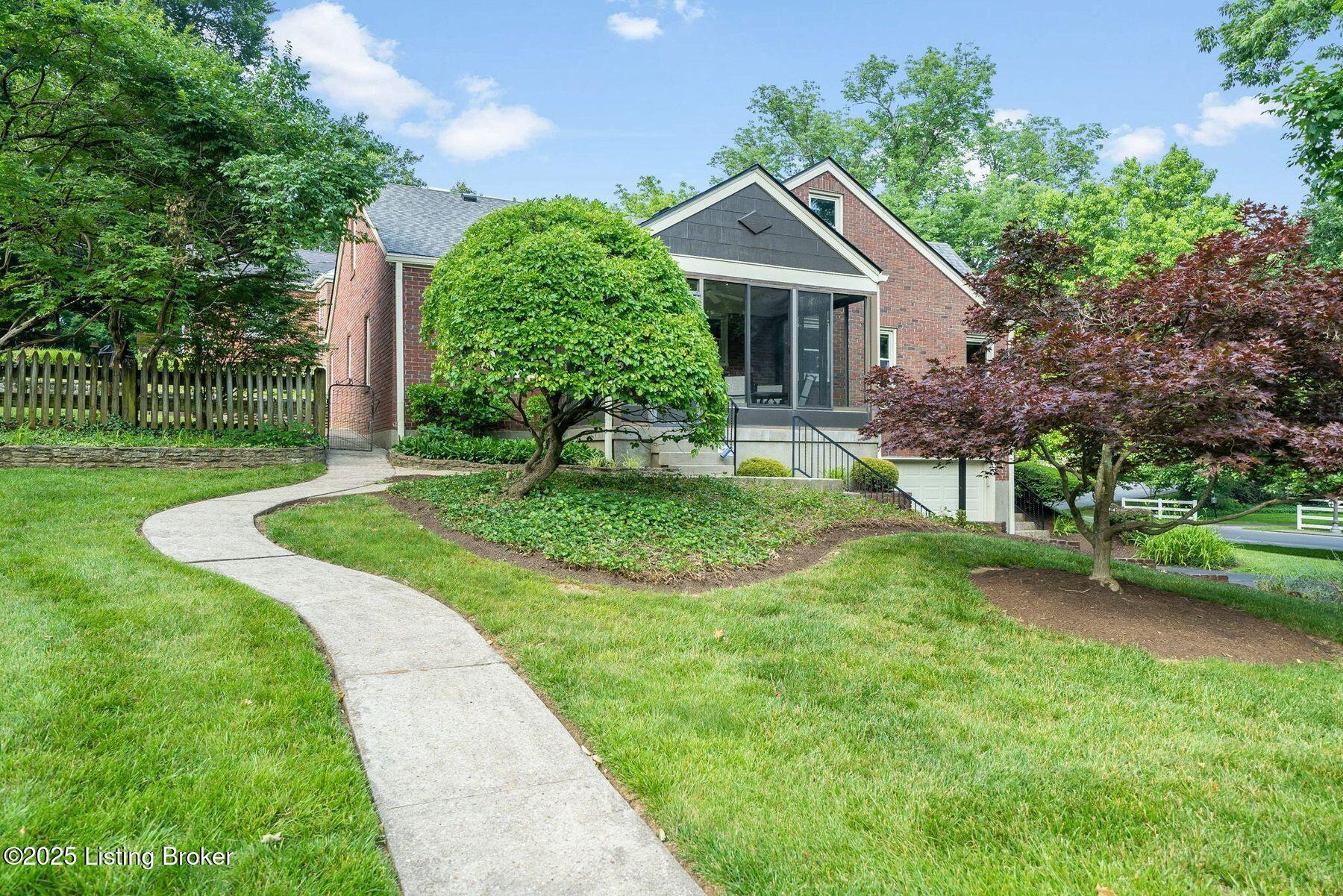 2318 Douglass Blvd