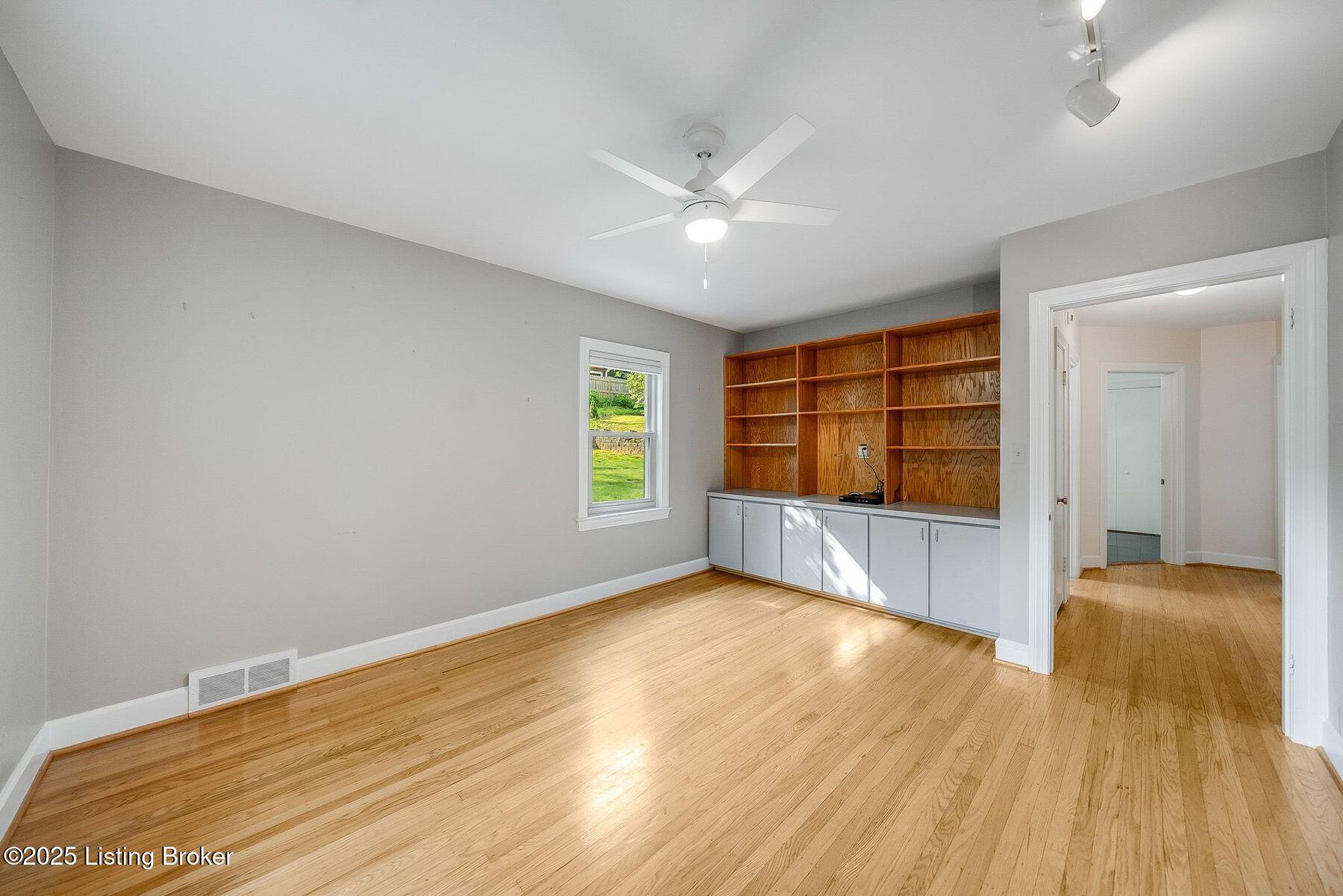 2318 Douglass Blvd