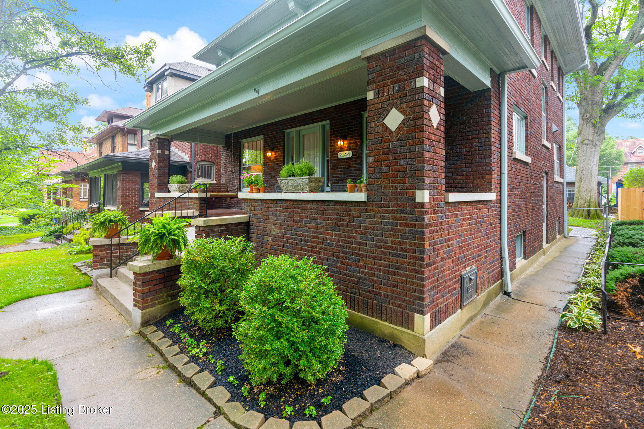 2144 Baringer Ave