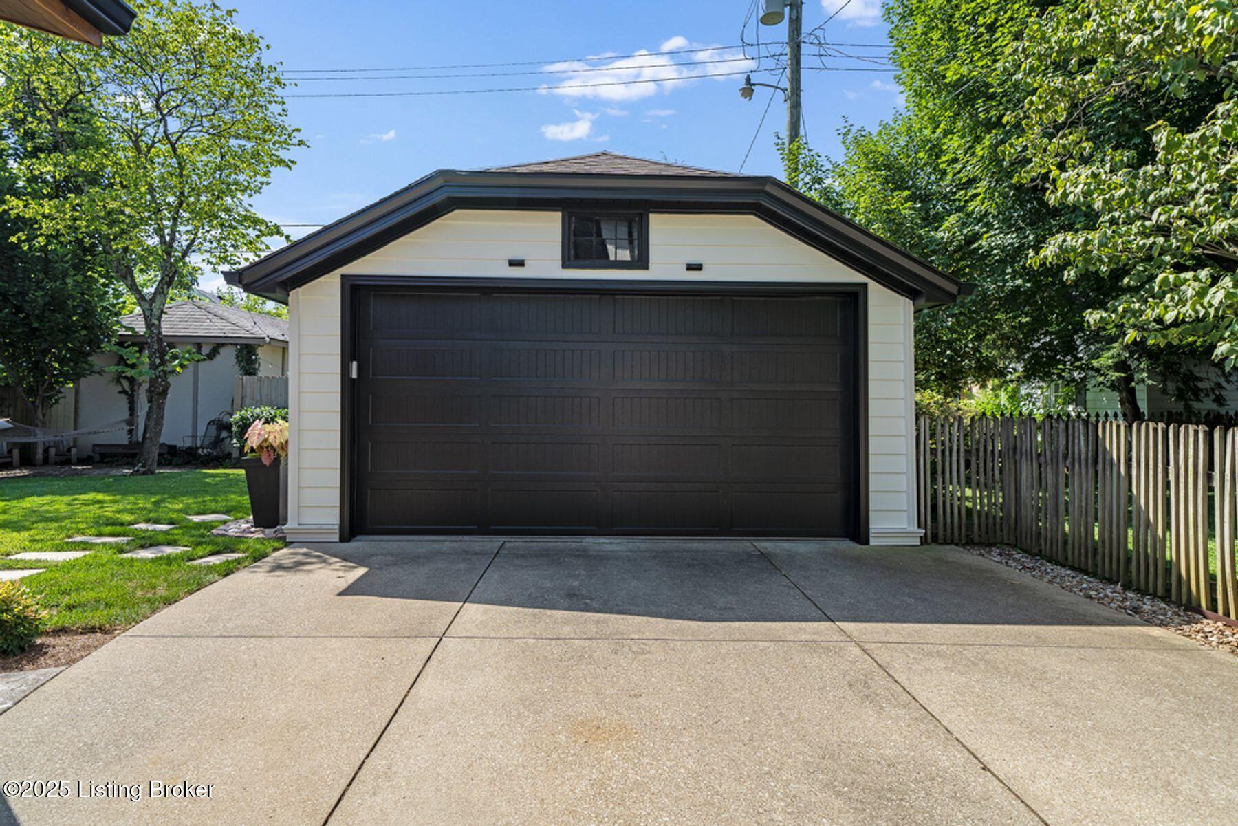 2212 Lowell Ave