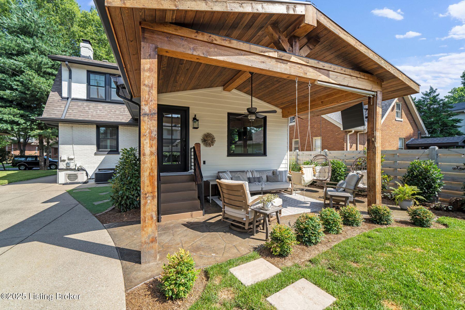 2212 Lowell Ave
