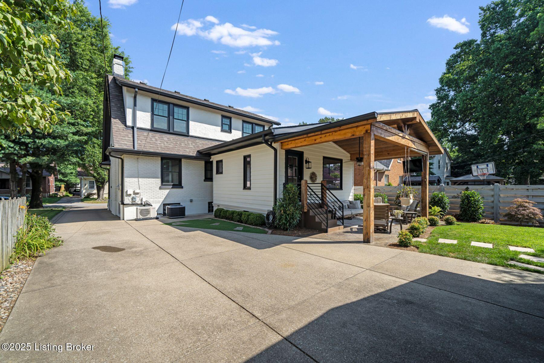 2212 Lowell Ave