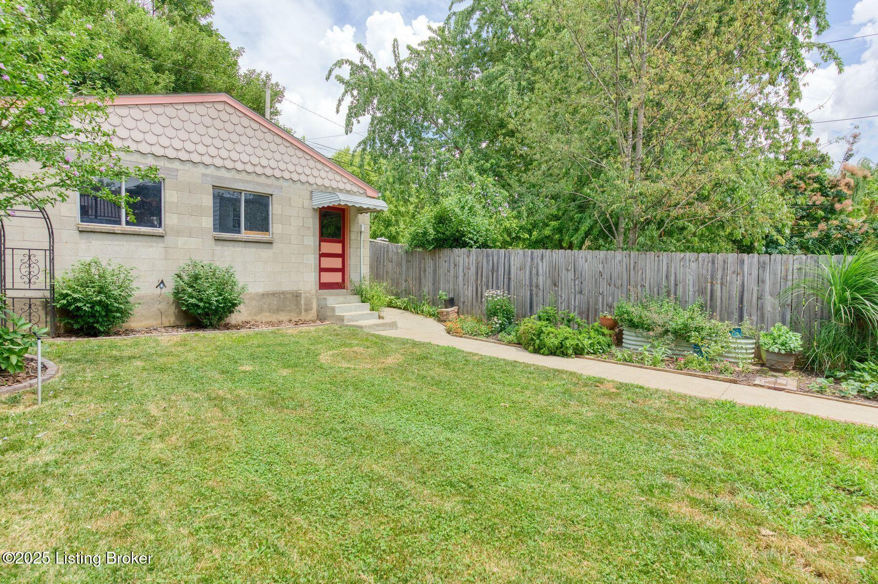 1413 Rufer Ave