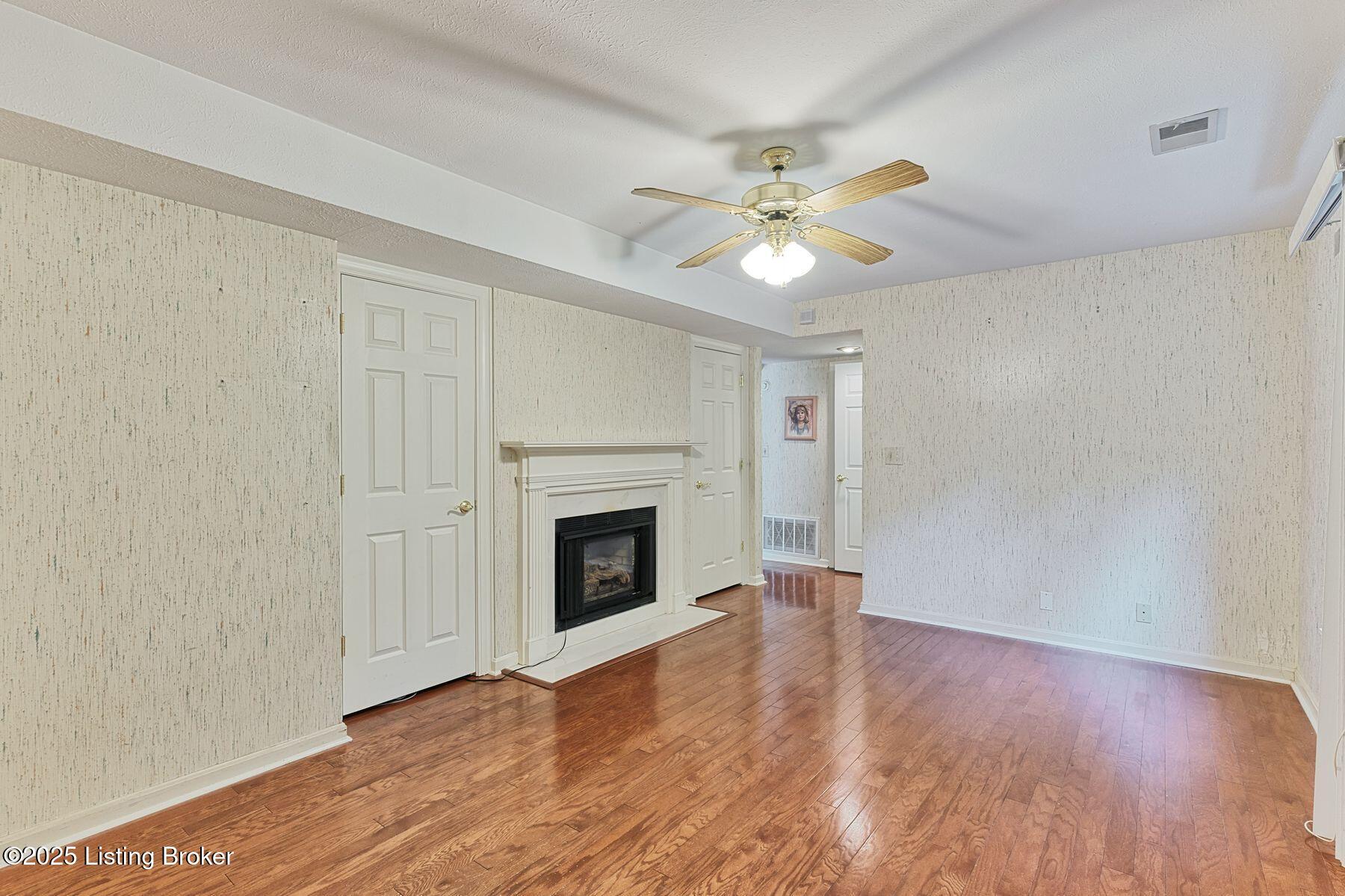 1202 Forest Park Rd