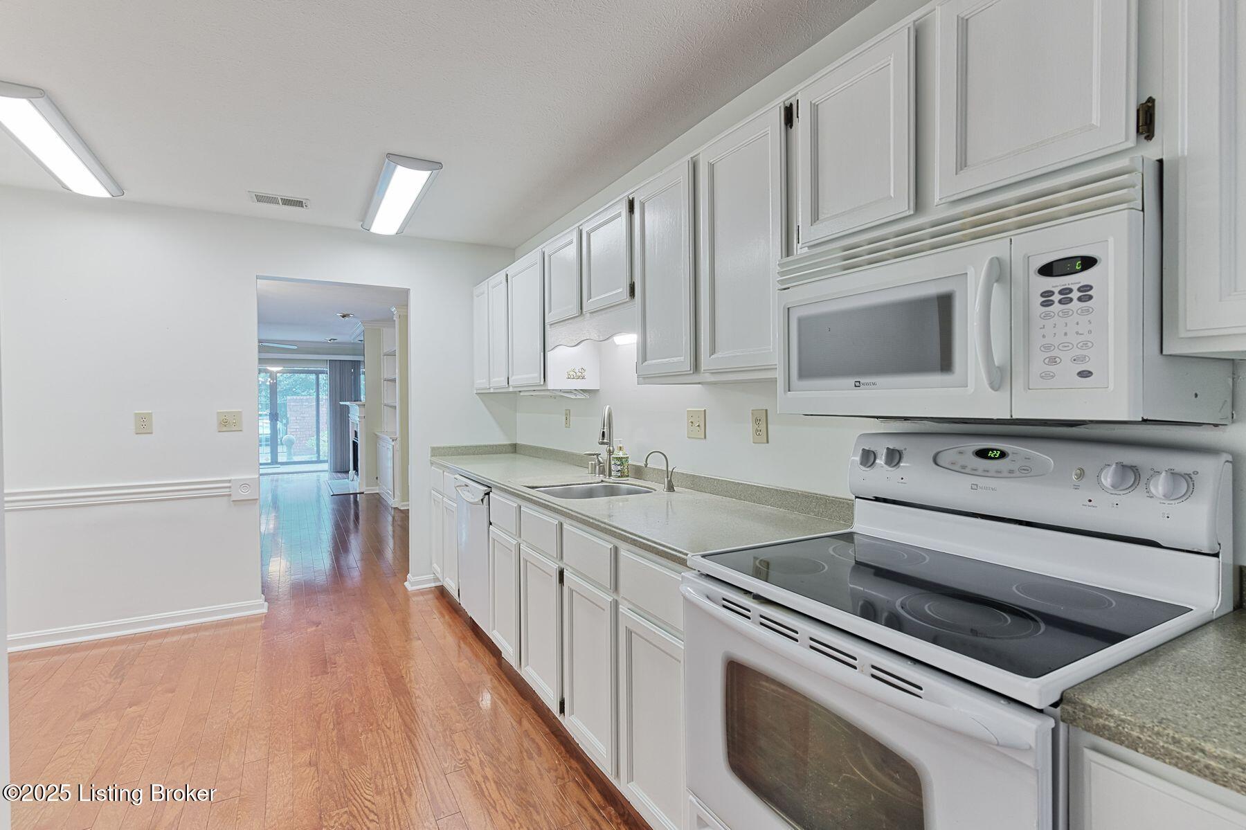 1202 Forest Park Rd