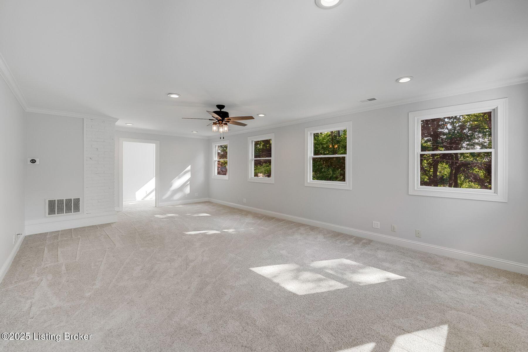 609 Maryhill Ln