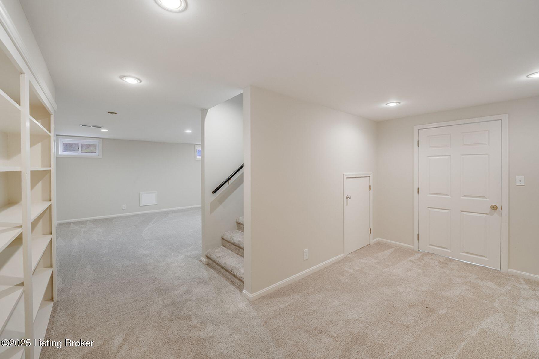 609 Maryhill Ln
