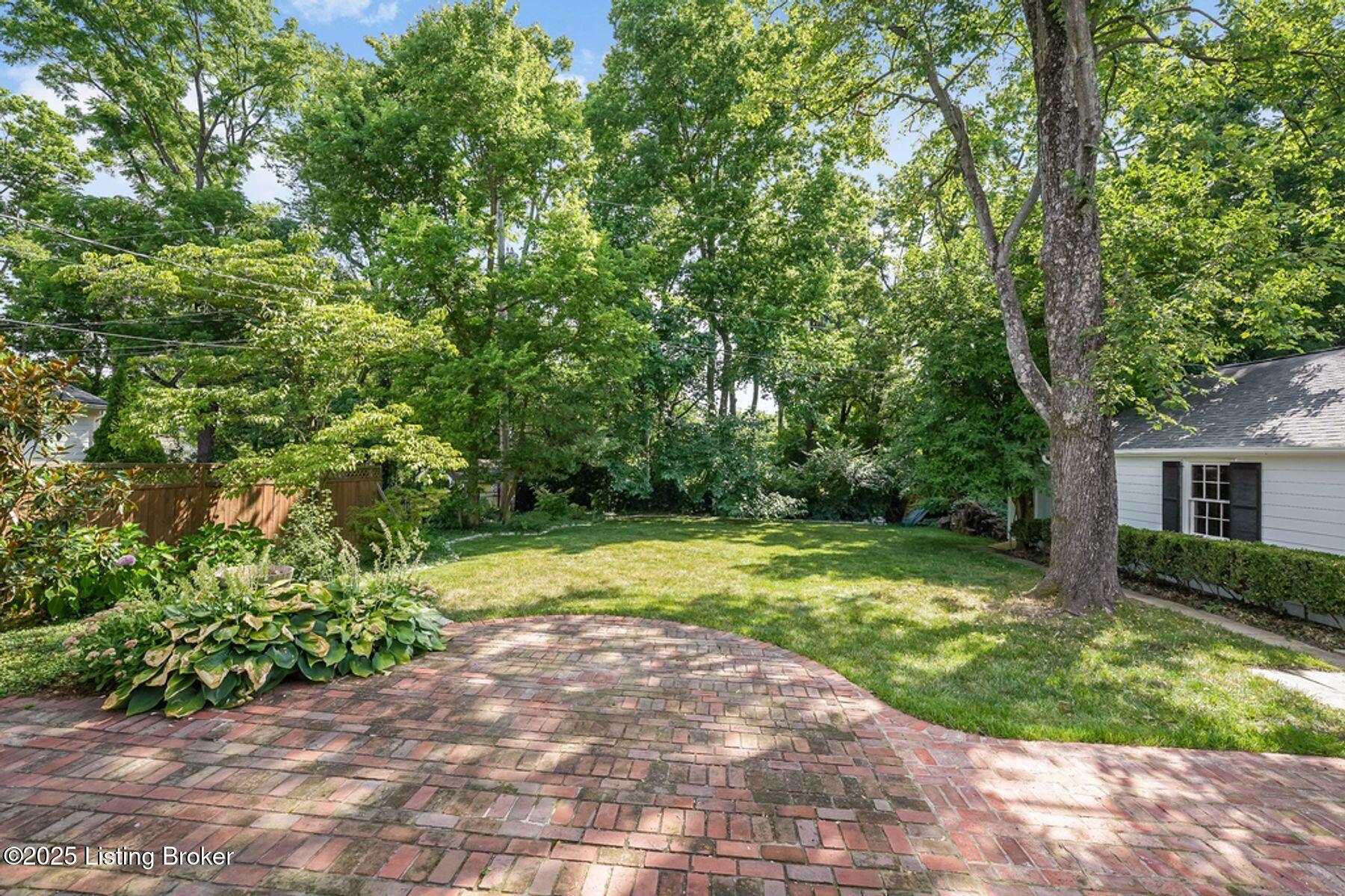 609 Maryhill Ln