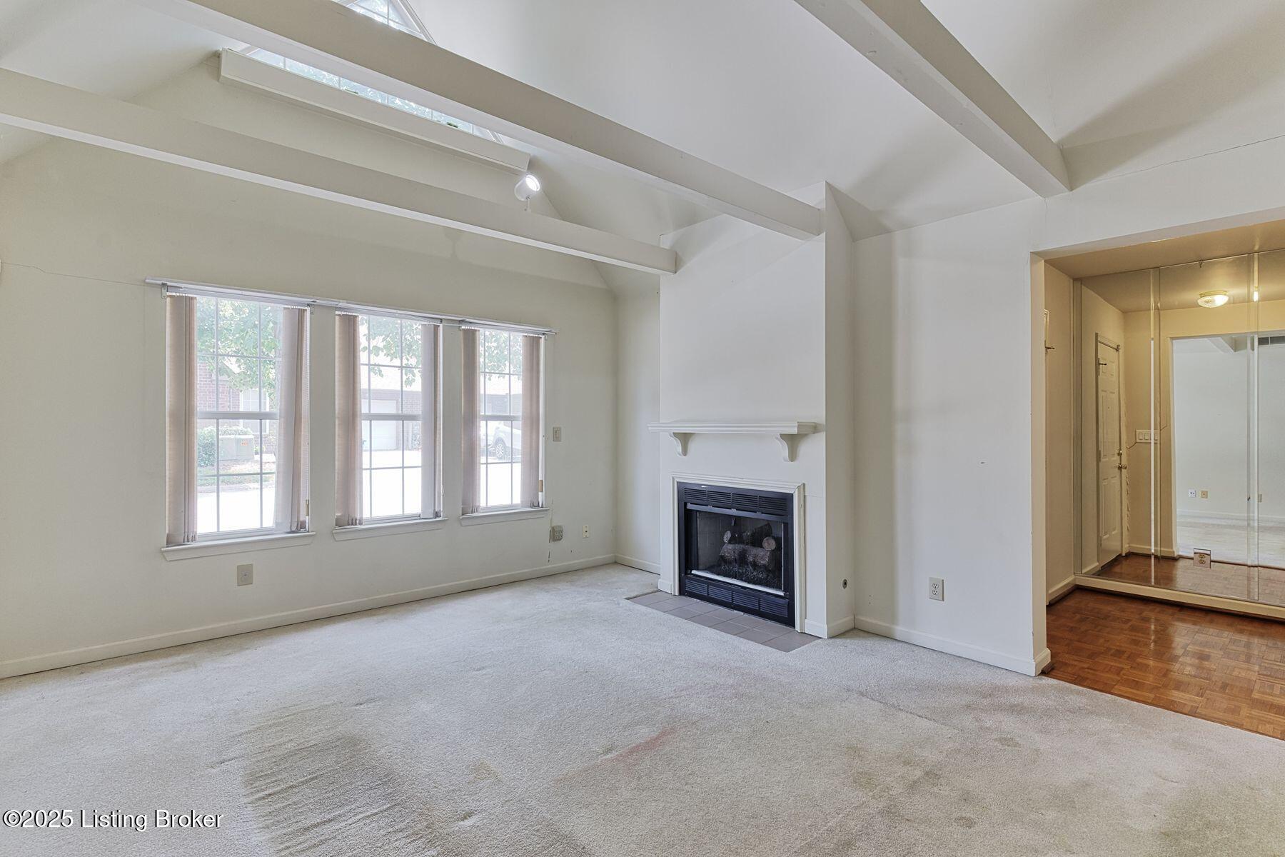 401 Eastbridge Ct