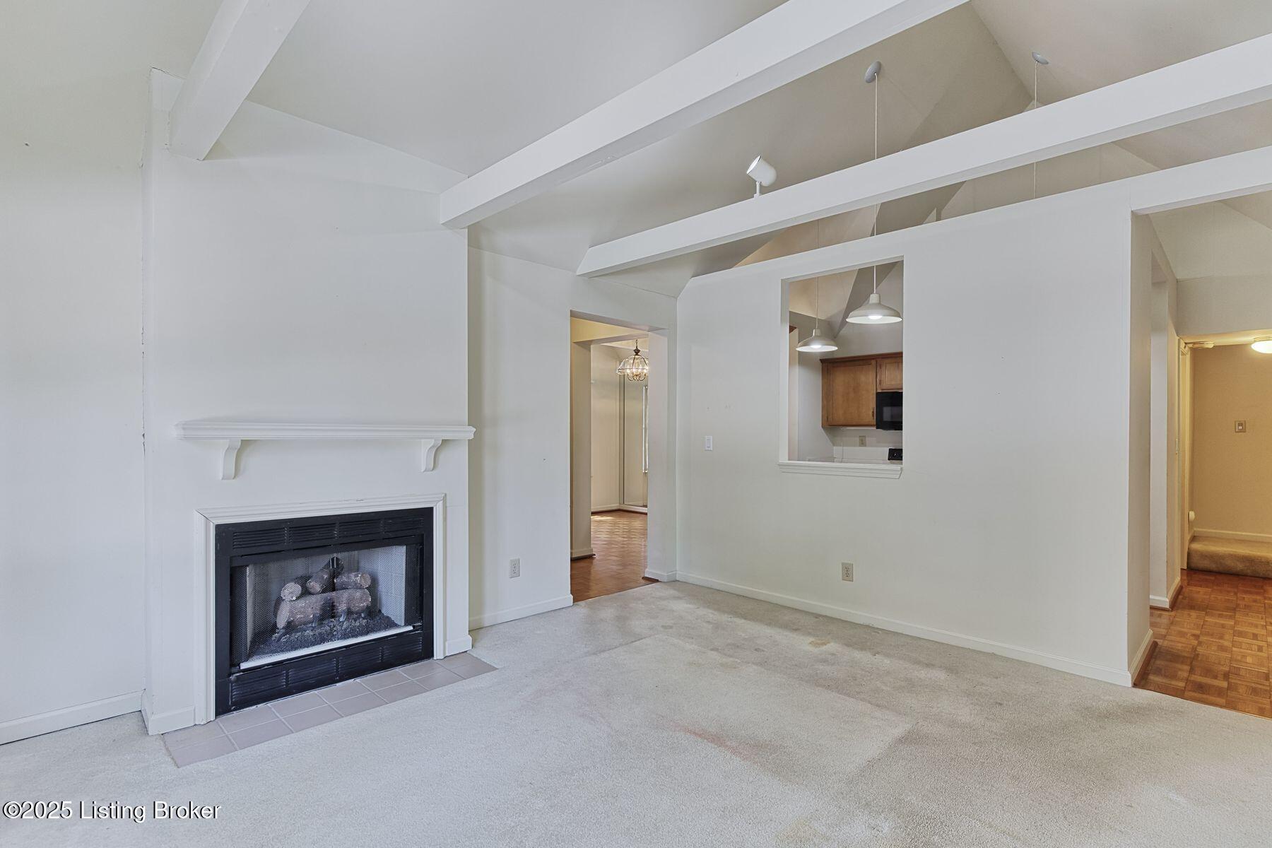 401 Eastbridge Ct