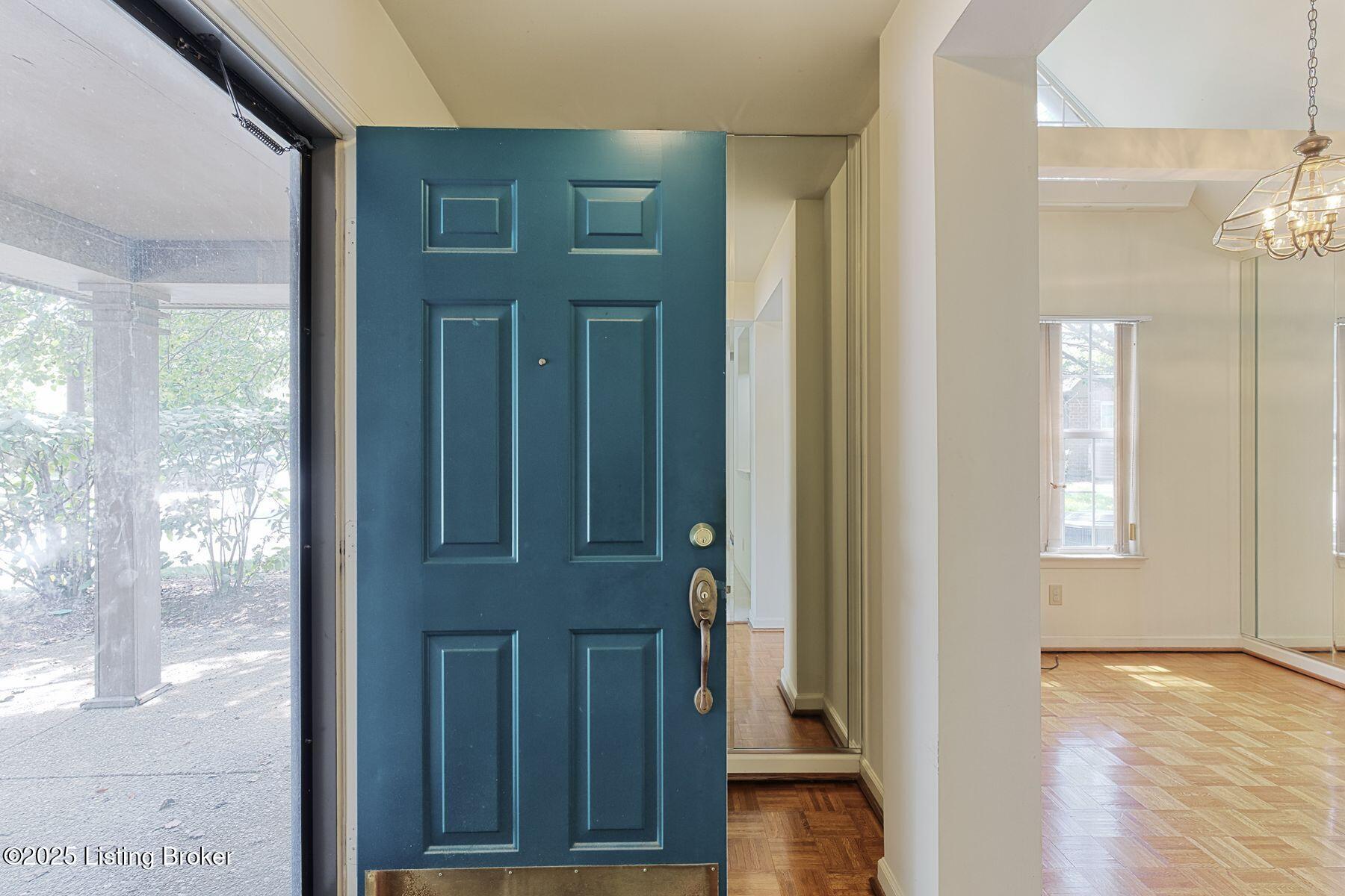401 Eastbridge Ct