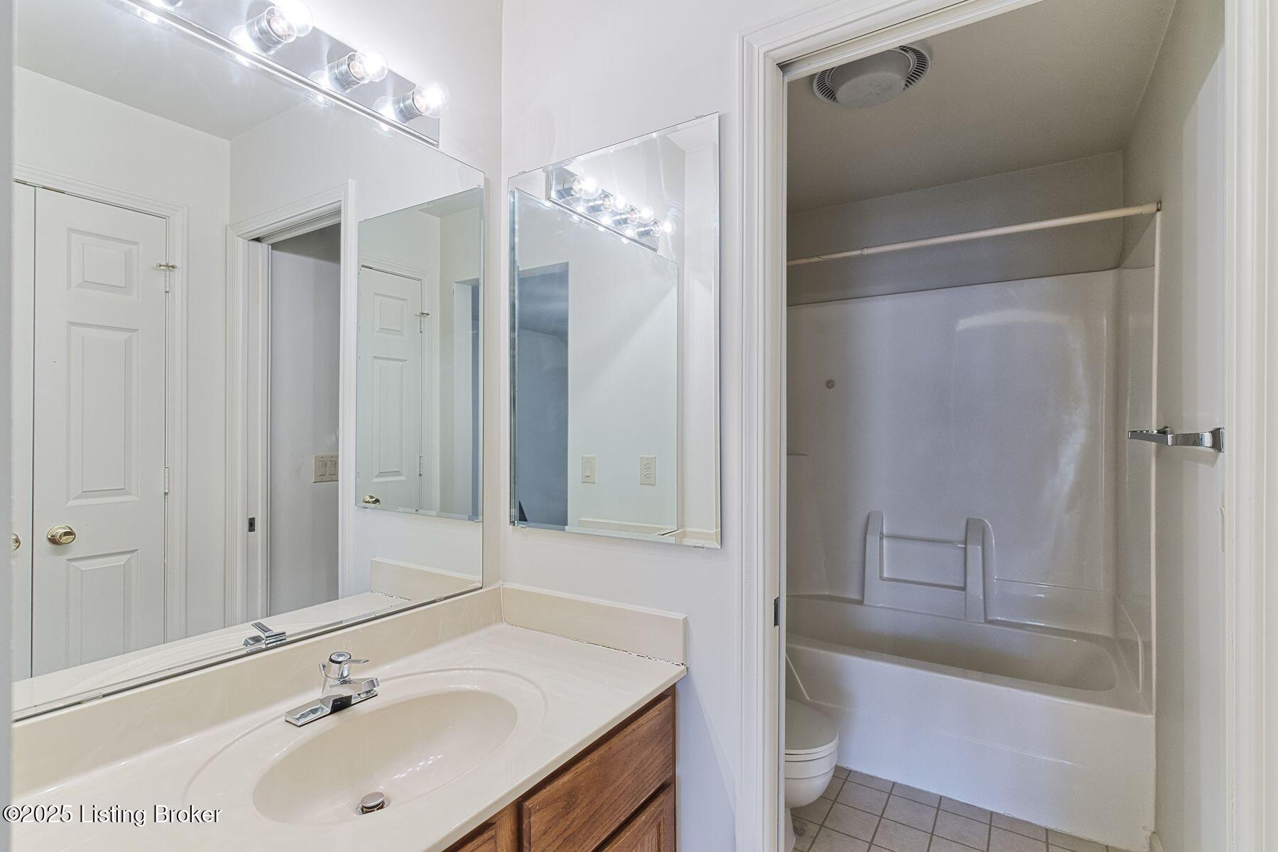 401 Eastbridge Ct