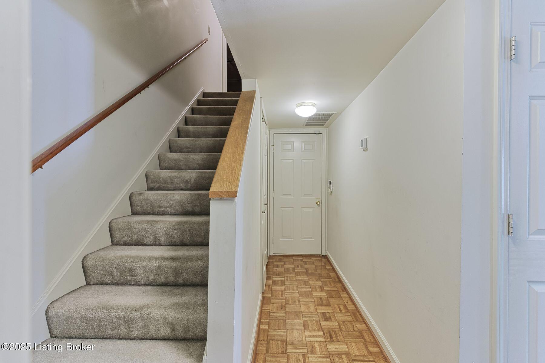 401 Eastbridge Ct