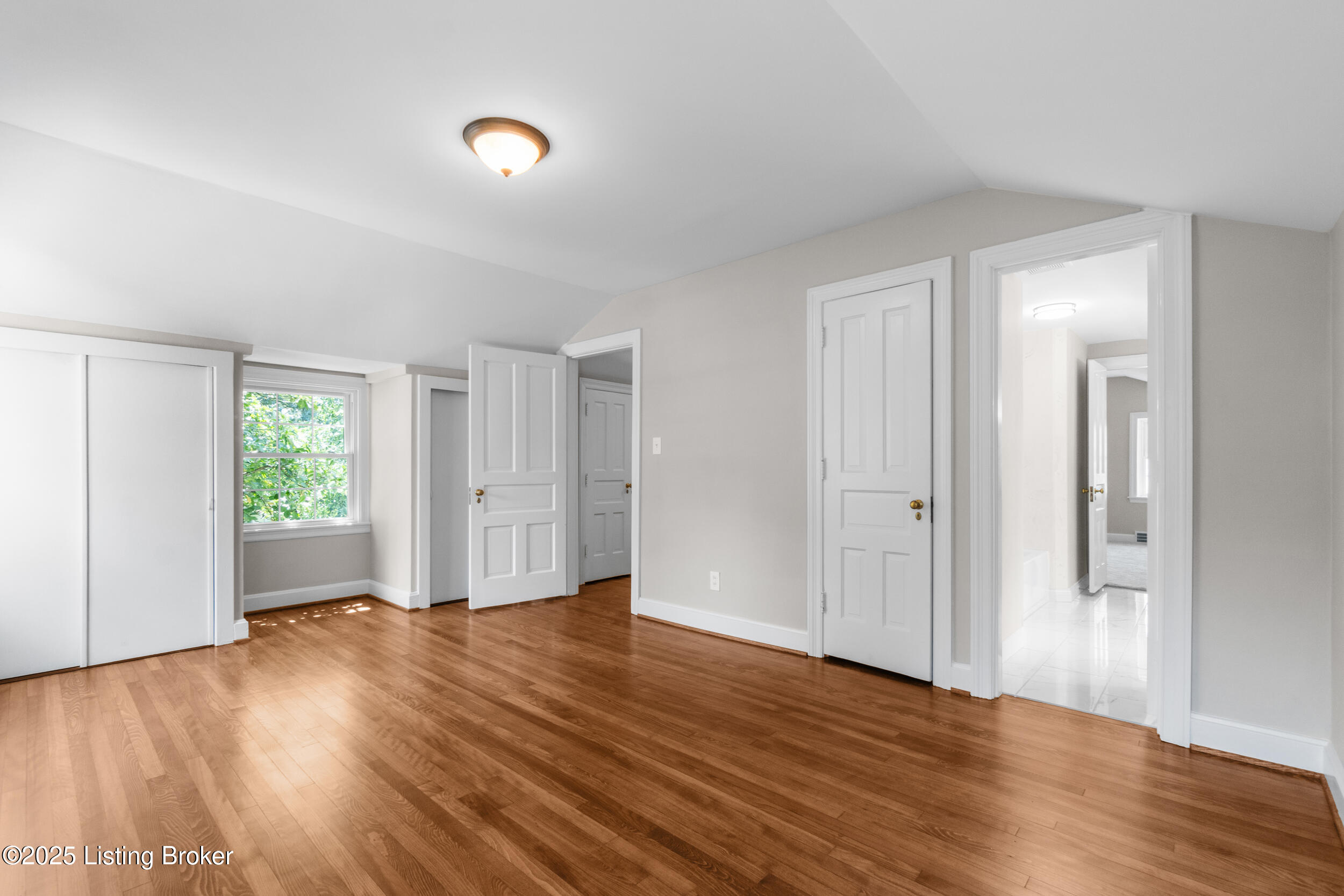 2539 Woodcreek Rd