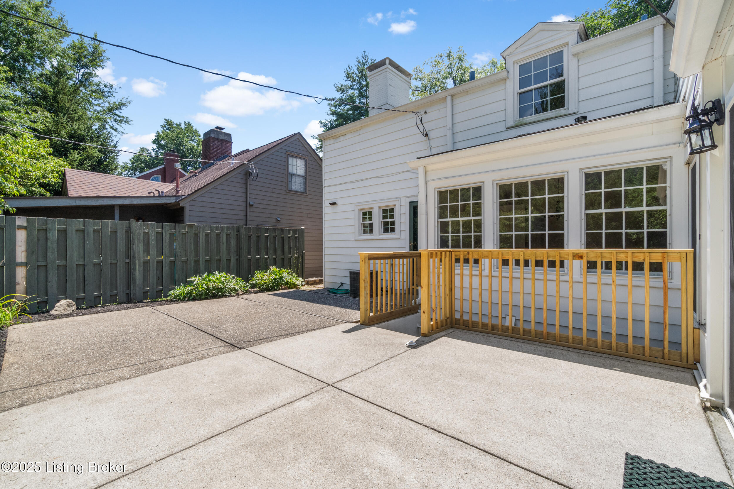 2539 Woodcreek Rd