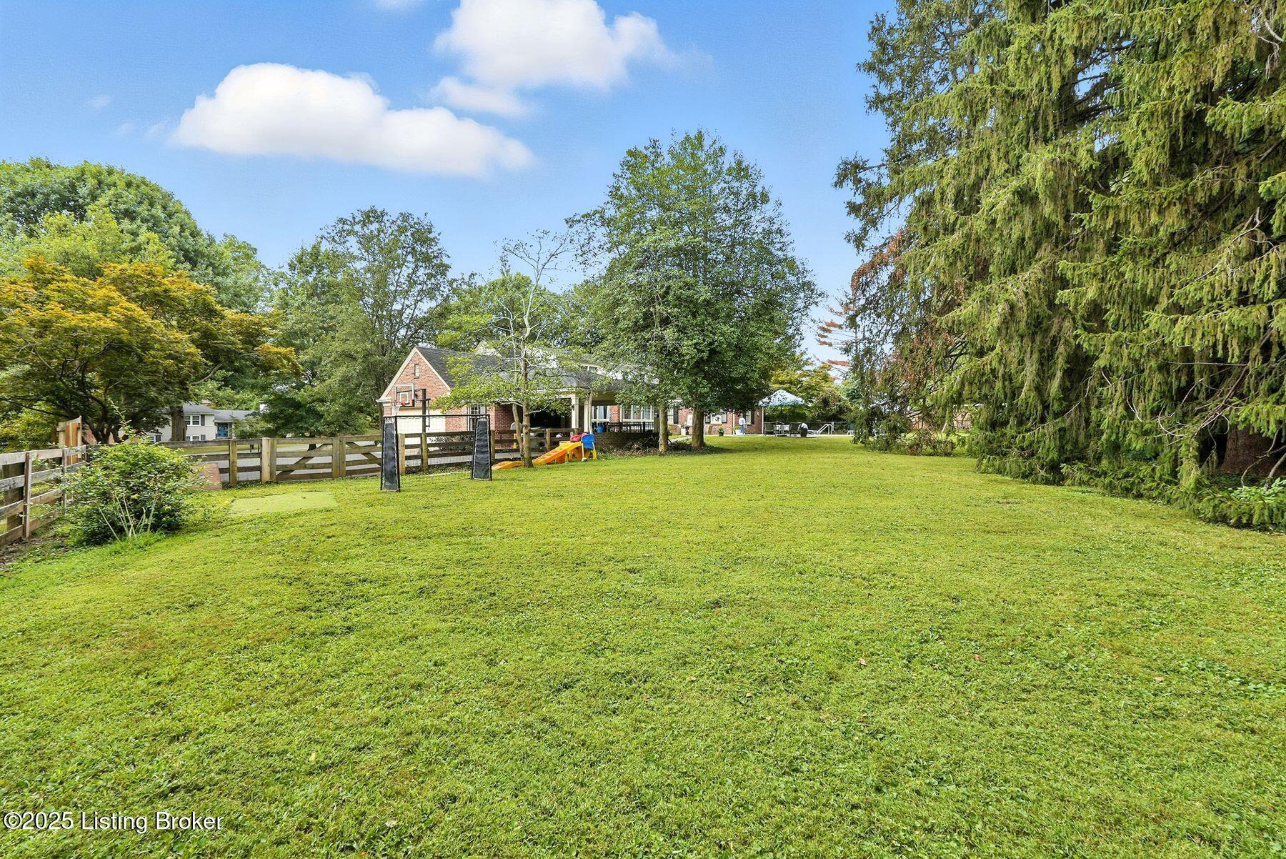 5819 Brittany Woods Cir