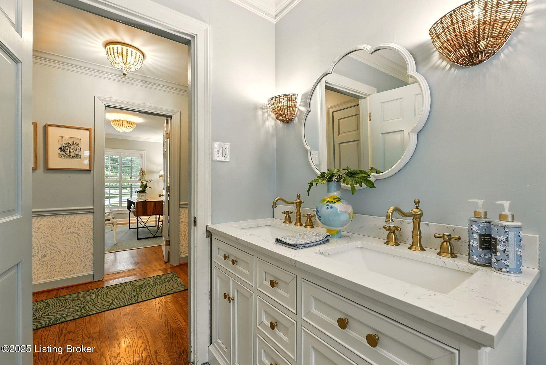 5819 Brittany Woods Cir