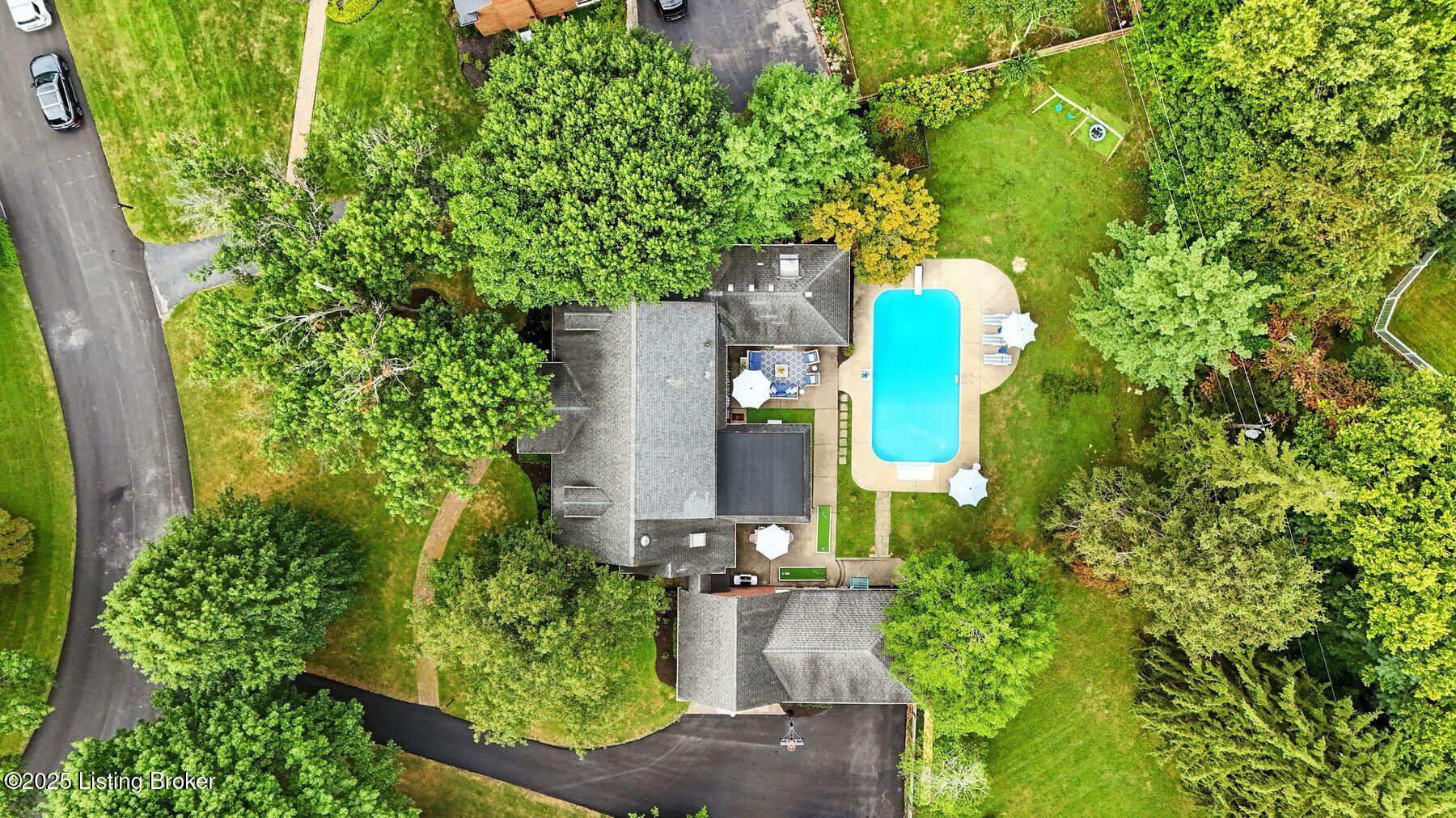 5819 Brittany Woods Cir