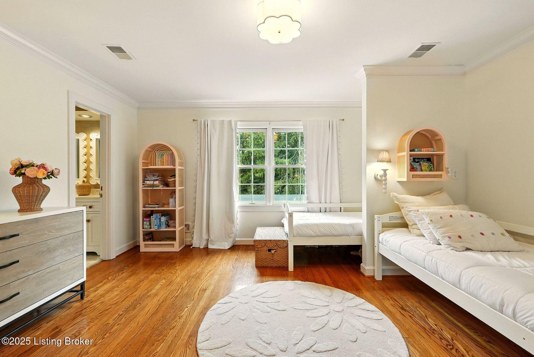 5819 Brittany Woods Cir