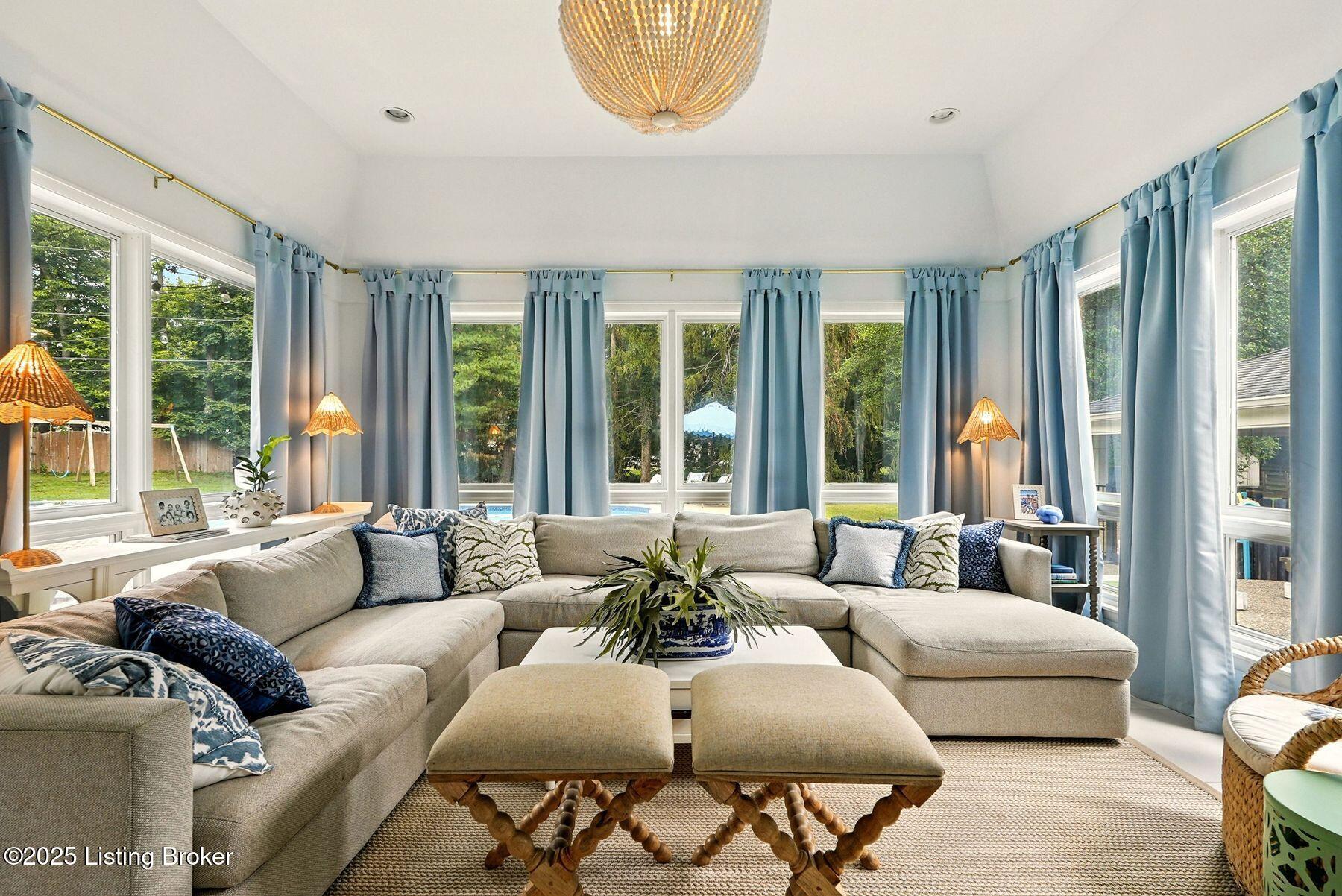 5819 Brittany Woods Cir