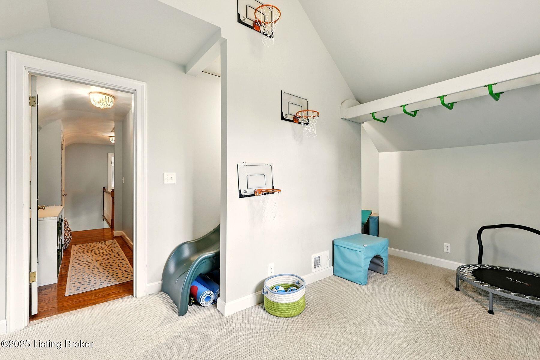 5819 Brittany Woods Cir